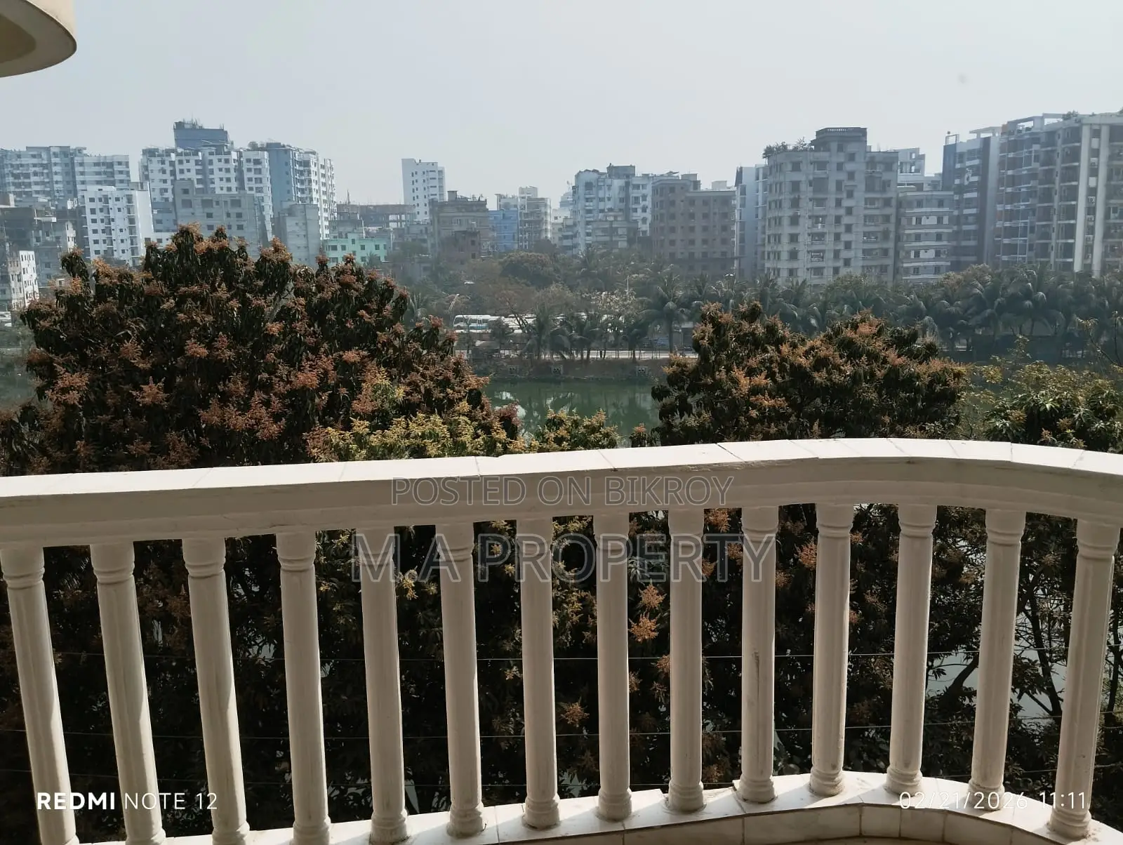 GOOD QUALITY LAKE VIEW FLAT RENT IN GULSHAN 2 in Gulshan
