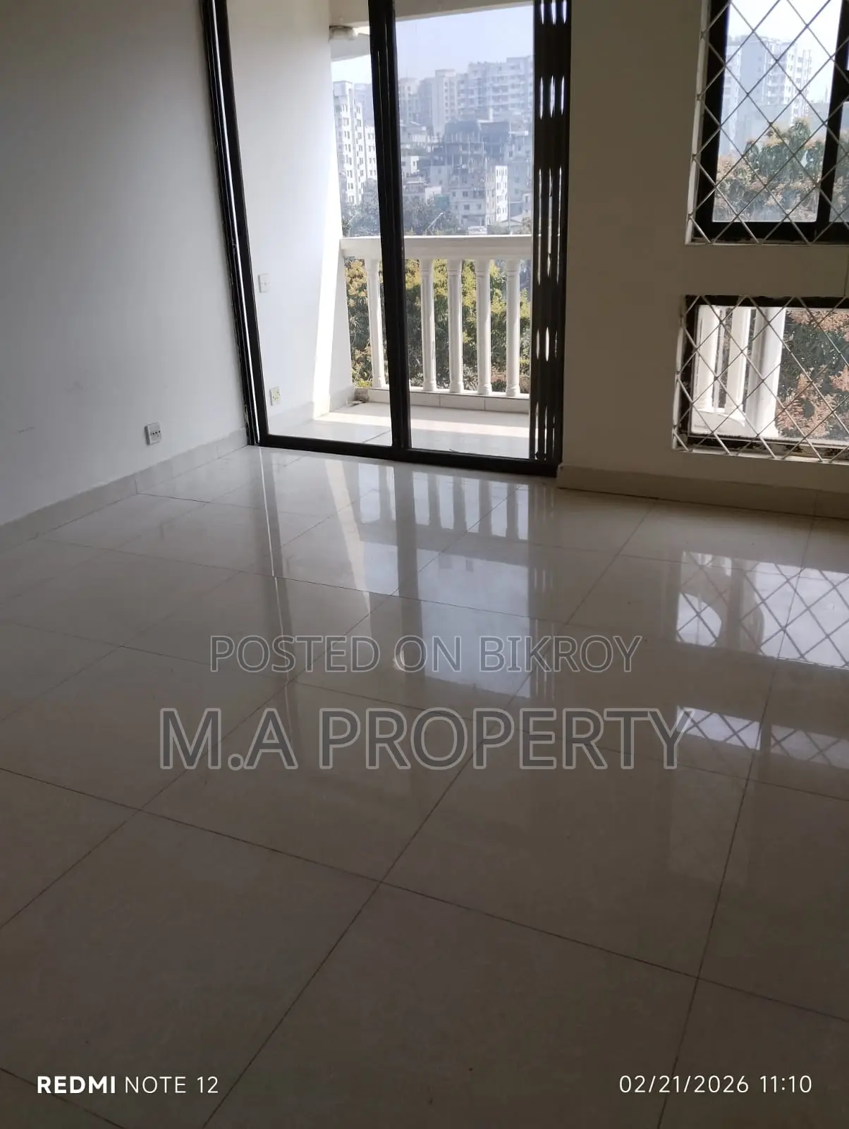 GOOD QUALITY LAKE VIEW FLAT RENT IN GULSHAN 2 in Gulshan