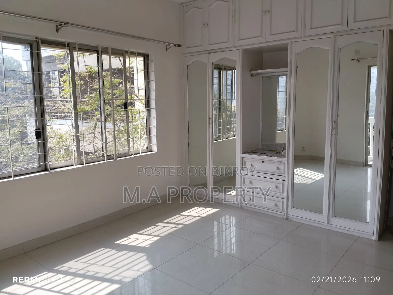 GOOD QUALITY LAKE VIEW FLAT RENT IN GULSHAN 2 in Gulshan