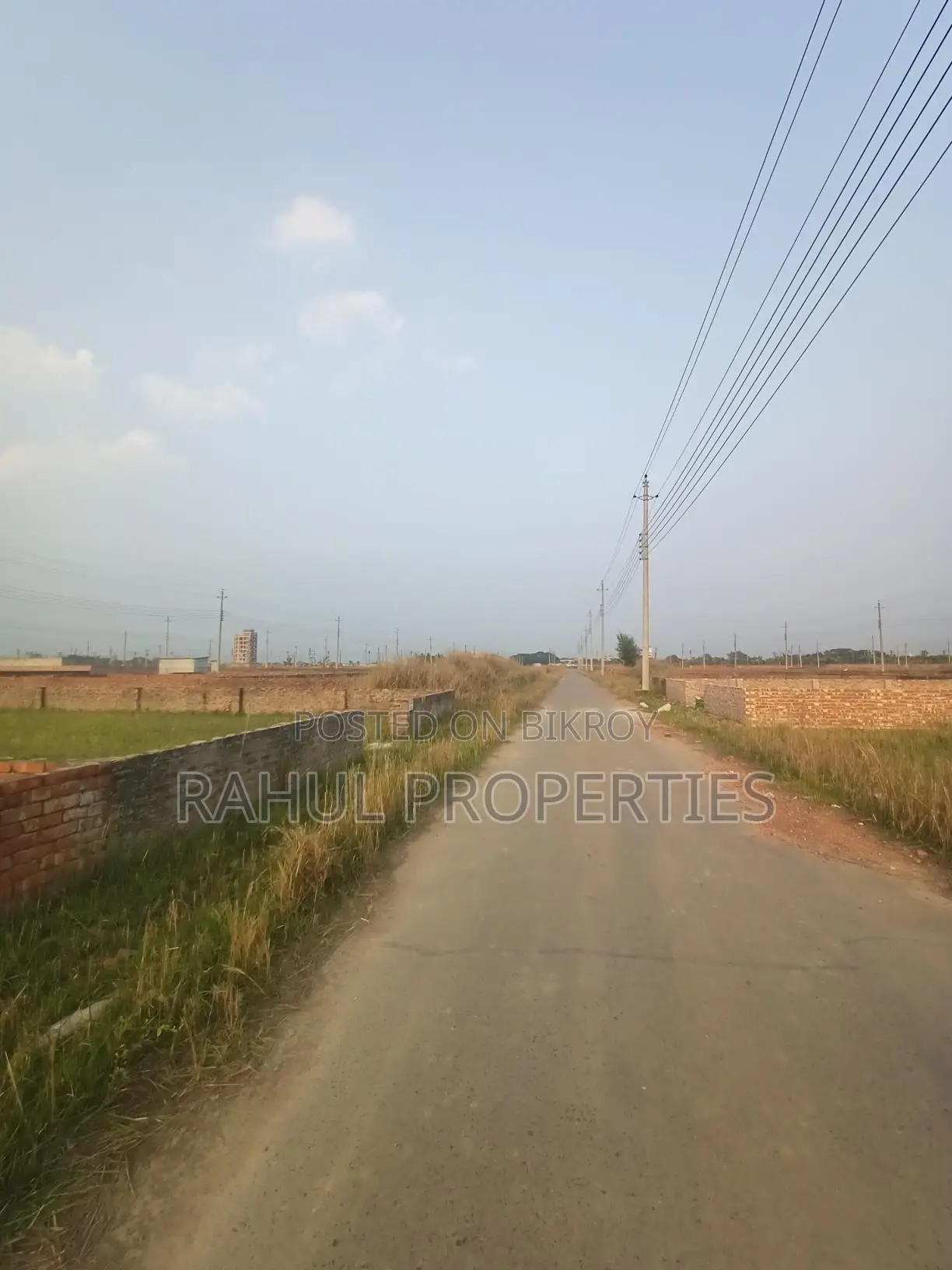 Urgent Need. Bashundhara [P Block] South-facing plot for sale in Basundhara