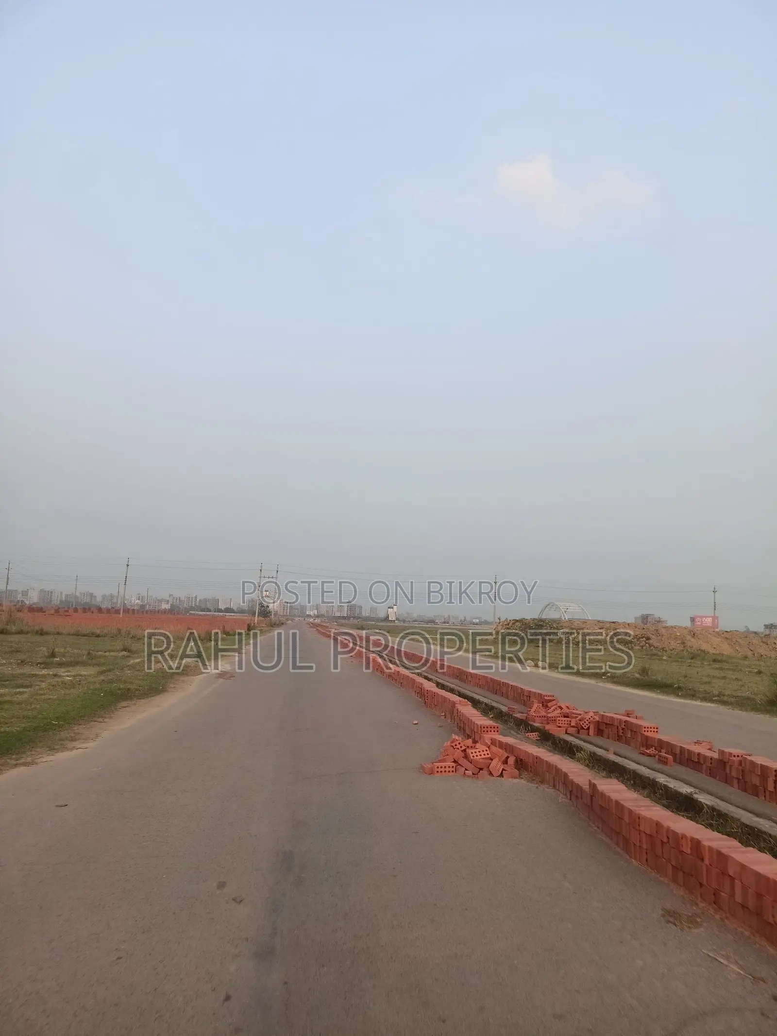 Urgent Need. Bashundhara [P Block] South-facing plot for sale in Basundhara