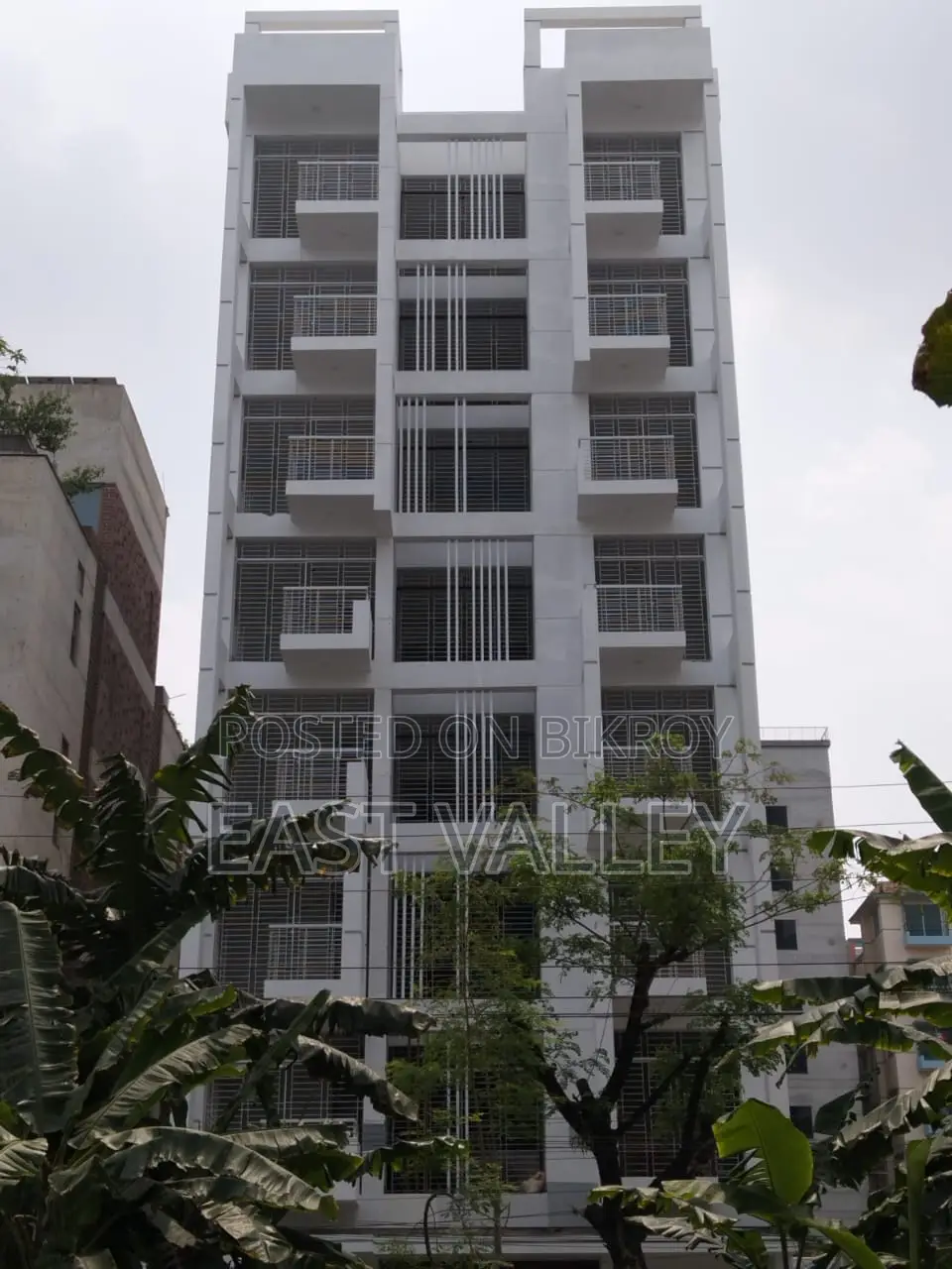 I Block 1500 sqft almost ready flat for sale in Bashundhara R/A in Basundhara