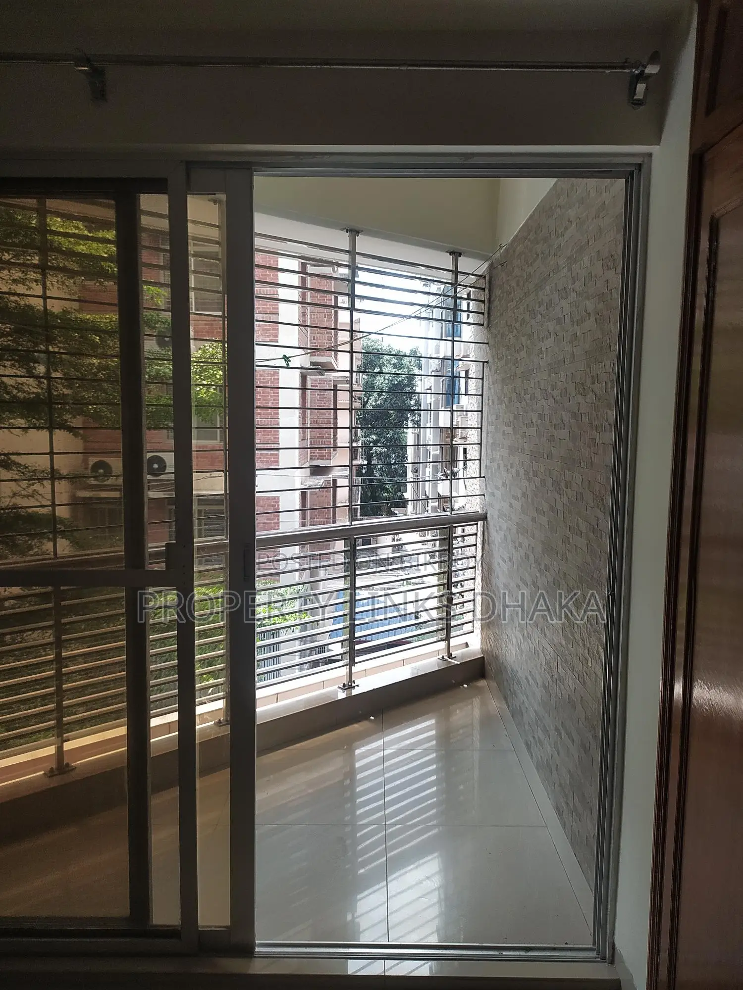 Unfurnished flat for Rent in Gulshan in Gulshan