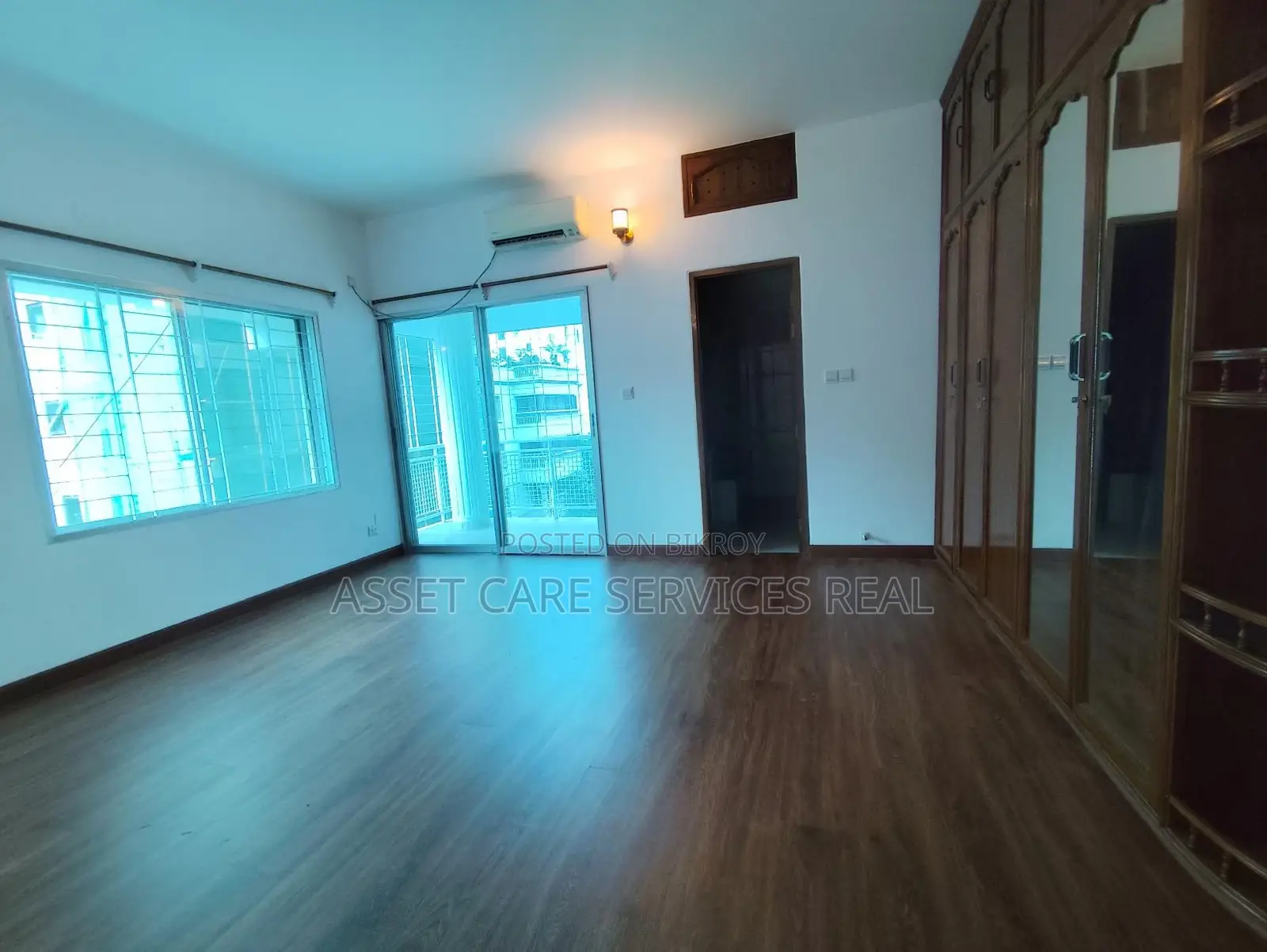 Luxury Duplex 4Bed Semi-Furnished Apartment Rent Baridhara Diplomatic in Baridhara