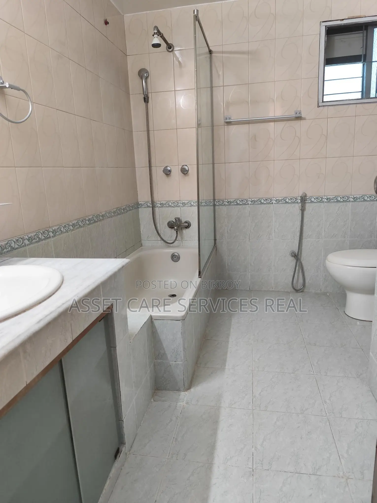 Luxury Duplex 4Bed Semi-Furnished Apartment Rent Baridhara Diplomatic in Baridhara