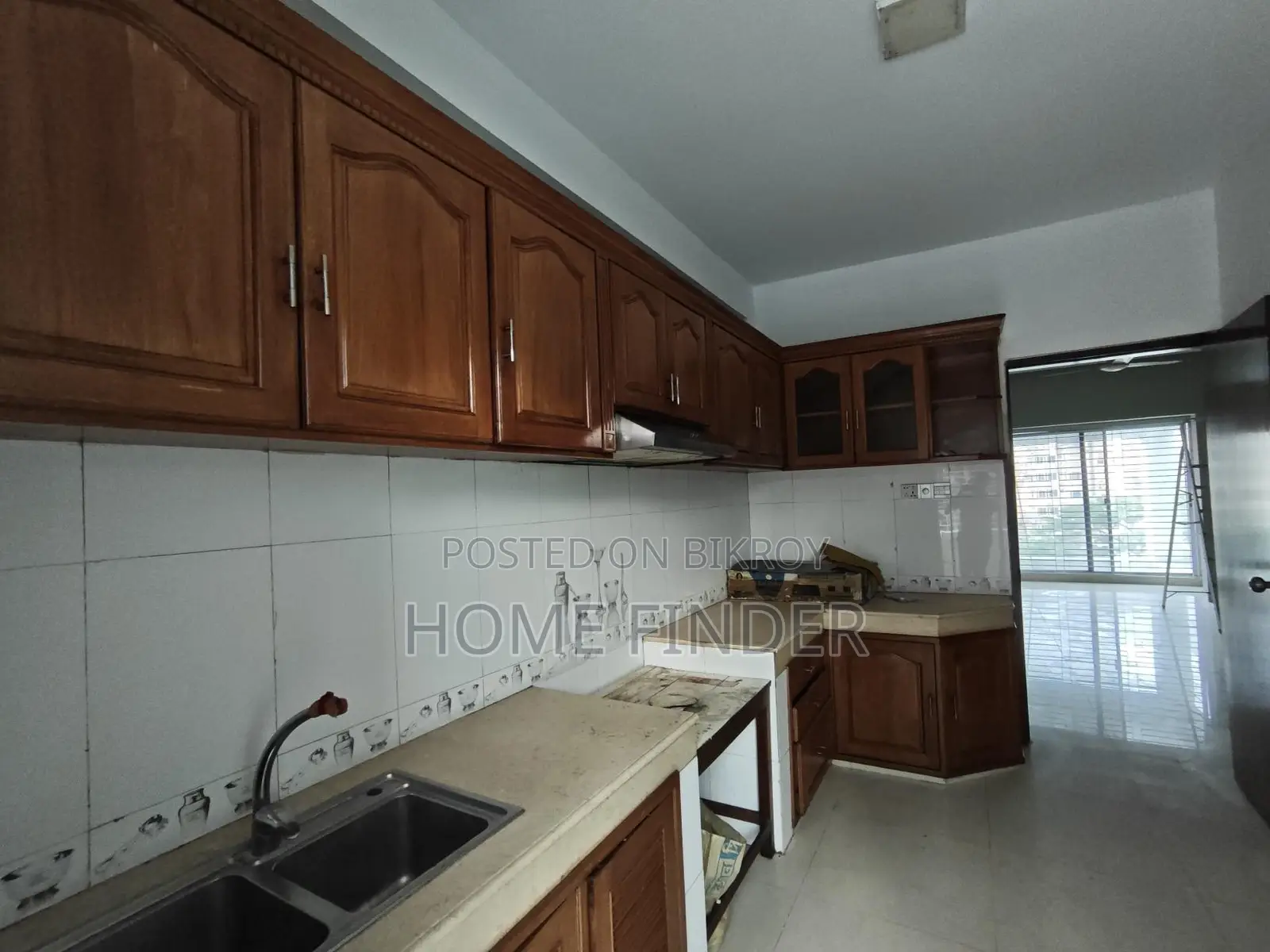 2400 Sqft 3 Bed Un-Furnished Apartment For Rent In Gulshan in Gulshan