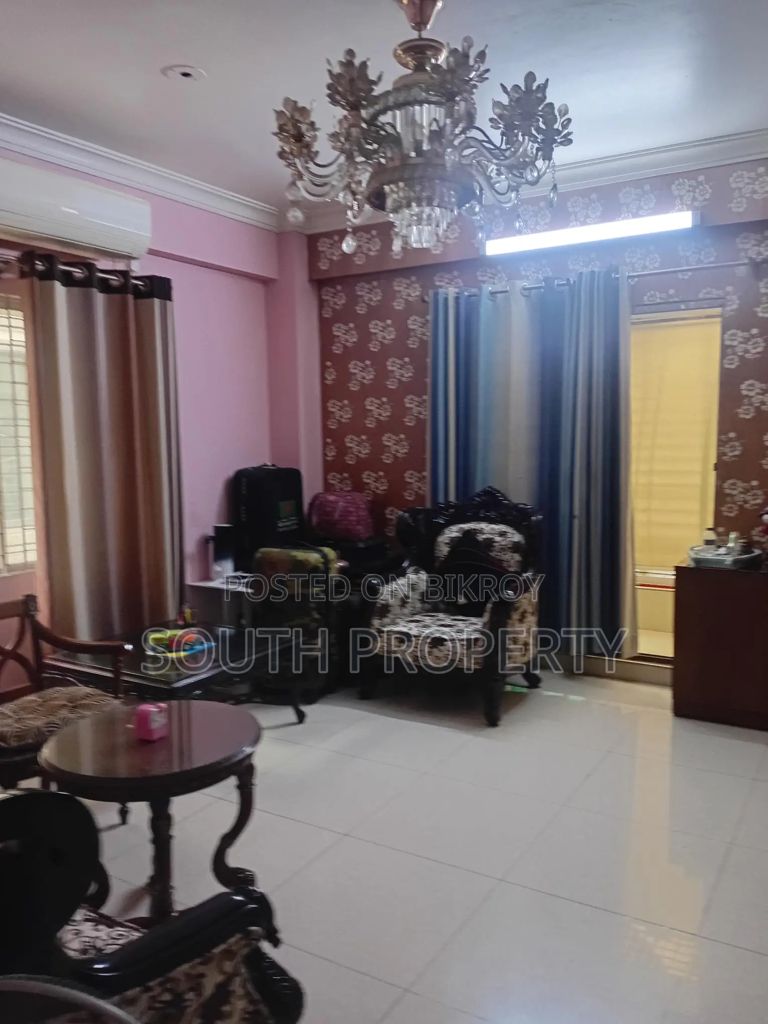 South facing ready used 2717 sft flat sale at Lalmatia. in Dhaka