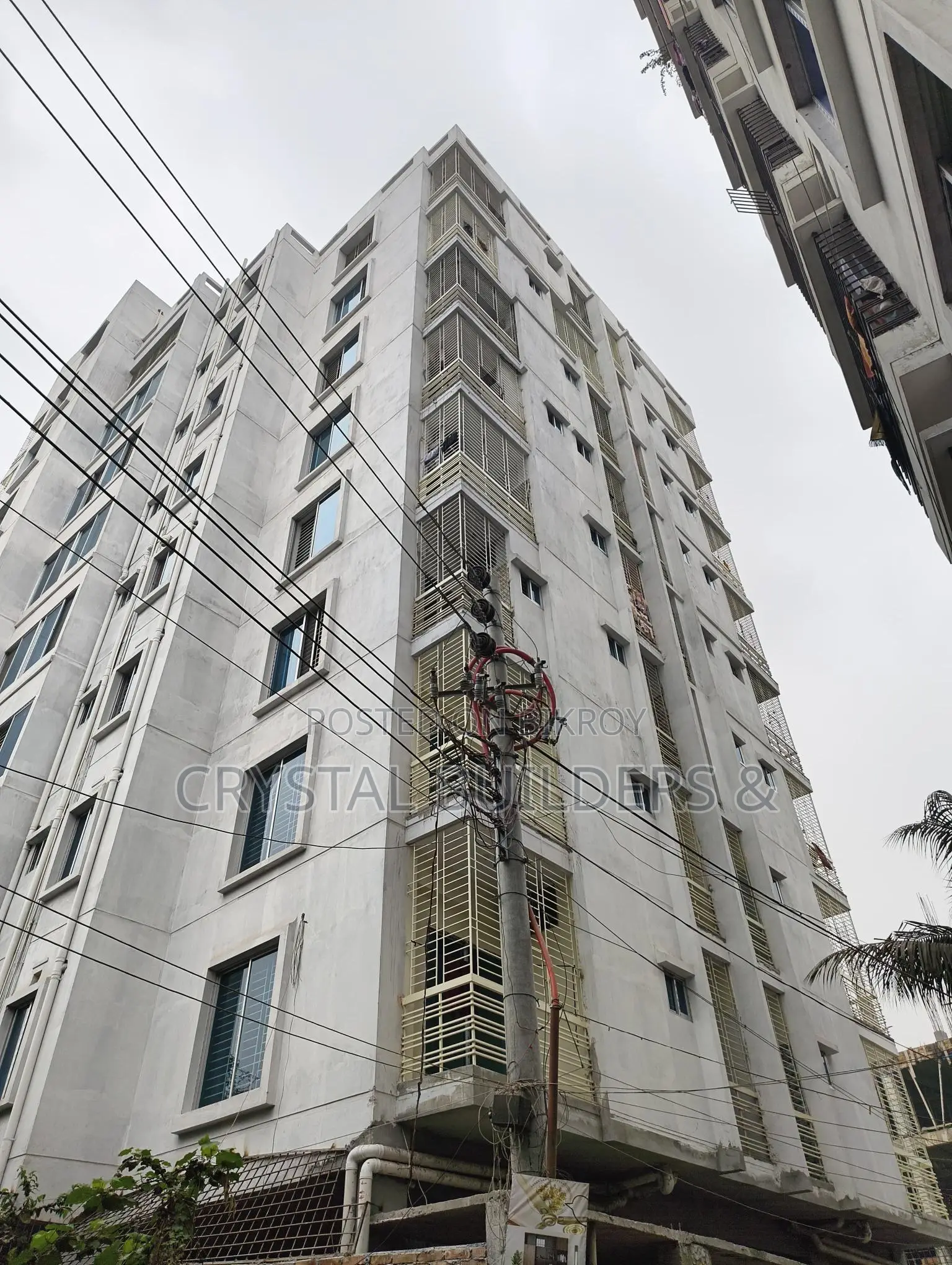 Ready flat on 5.5 katha land, price 90 lakh taka in Banasree