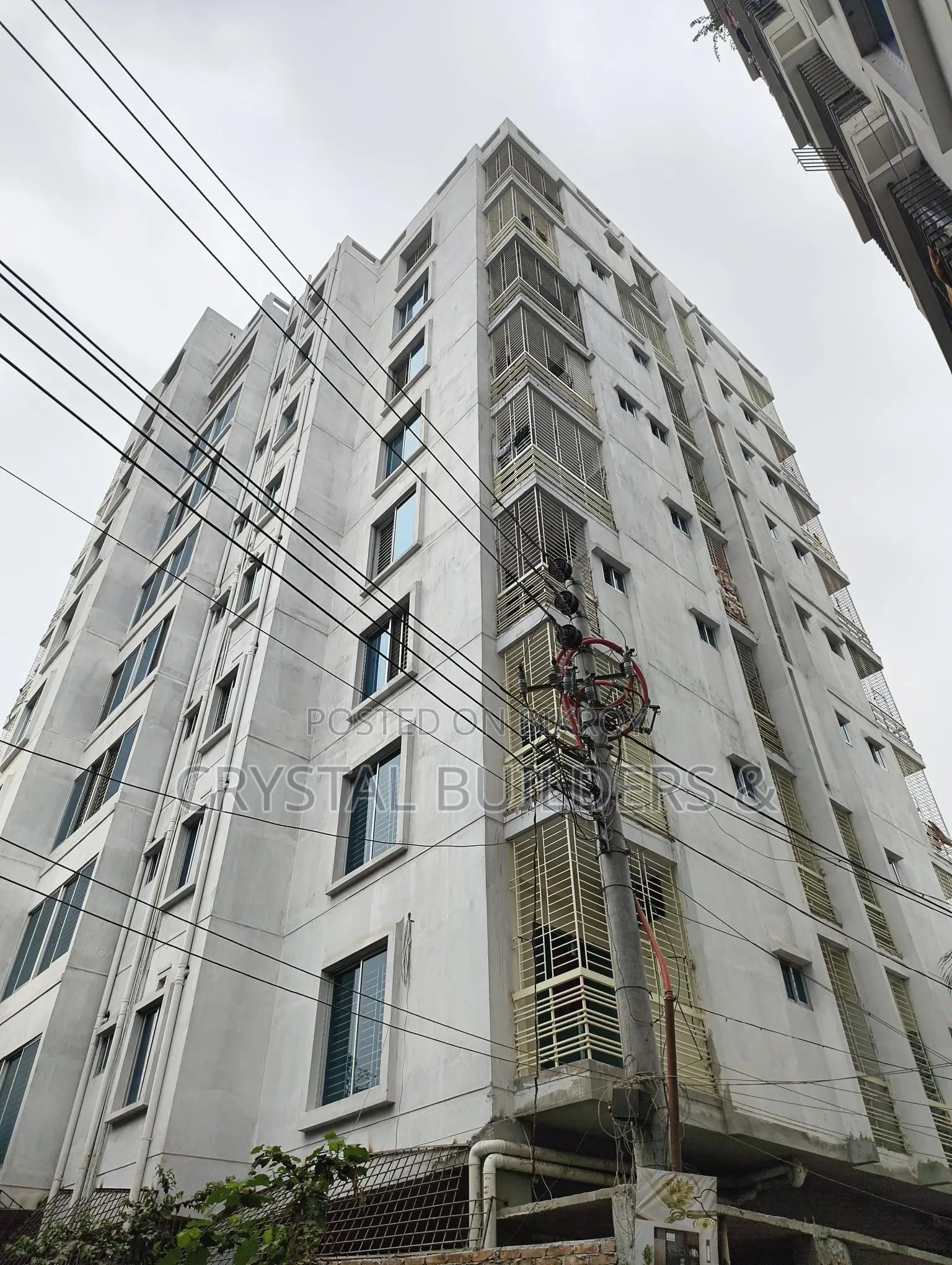Ready flat on 5.5 katha land, price 90 lakh taka in Banasree