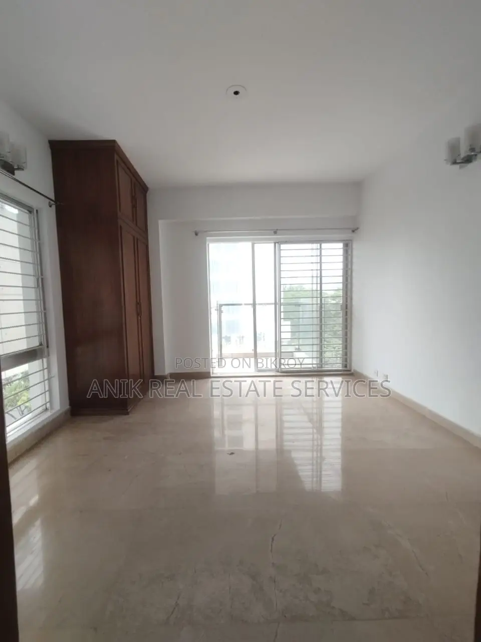 Good Quality 4000 Sft Un Farnised Flat Rent At Gulshan 2 in Gulshan