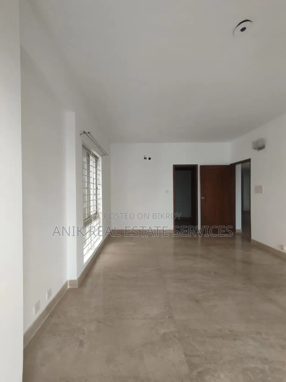 Good Quality 4000 Sft Un Farnised Flat Rent At Gulshan 2 in Gulshan