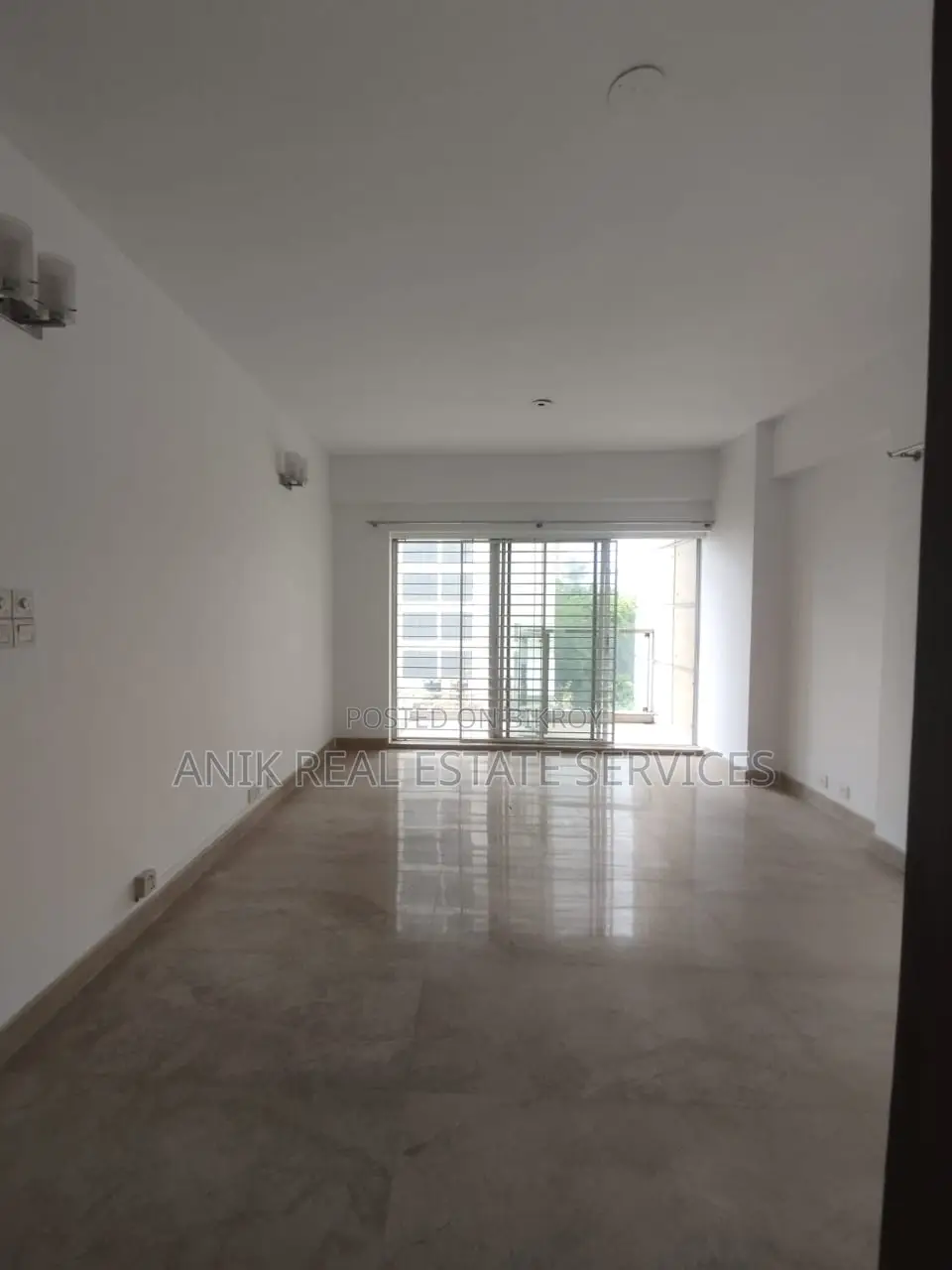 Good Quality 4000 Sft Un Farnised Flat Rent At Gulshan 2 in Gulshan