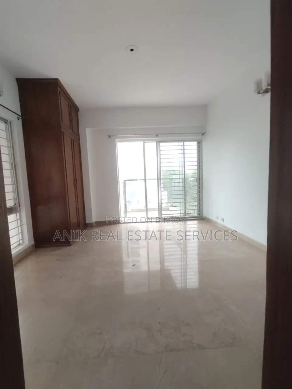 Good Quality 4000 Sft Un Farnised Flat Rent At Gulshan 2 in Gulshan
