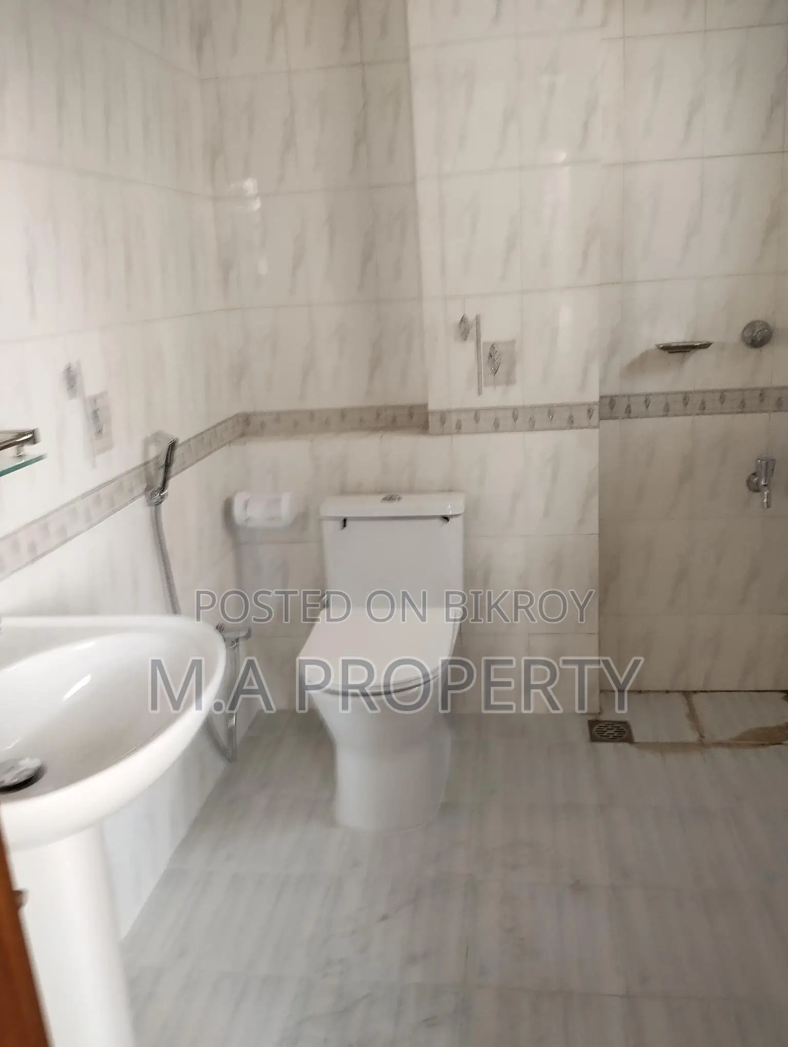 UNFINISHED FLAT FOR RENT IN GULSHAN I in Gulshan