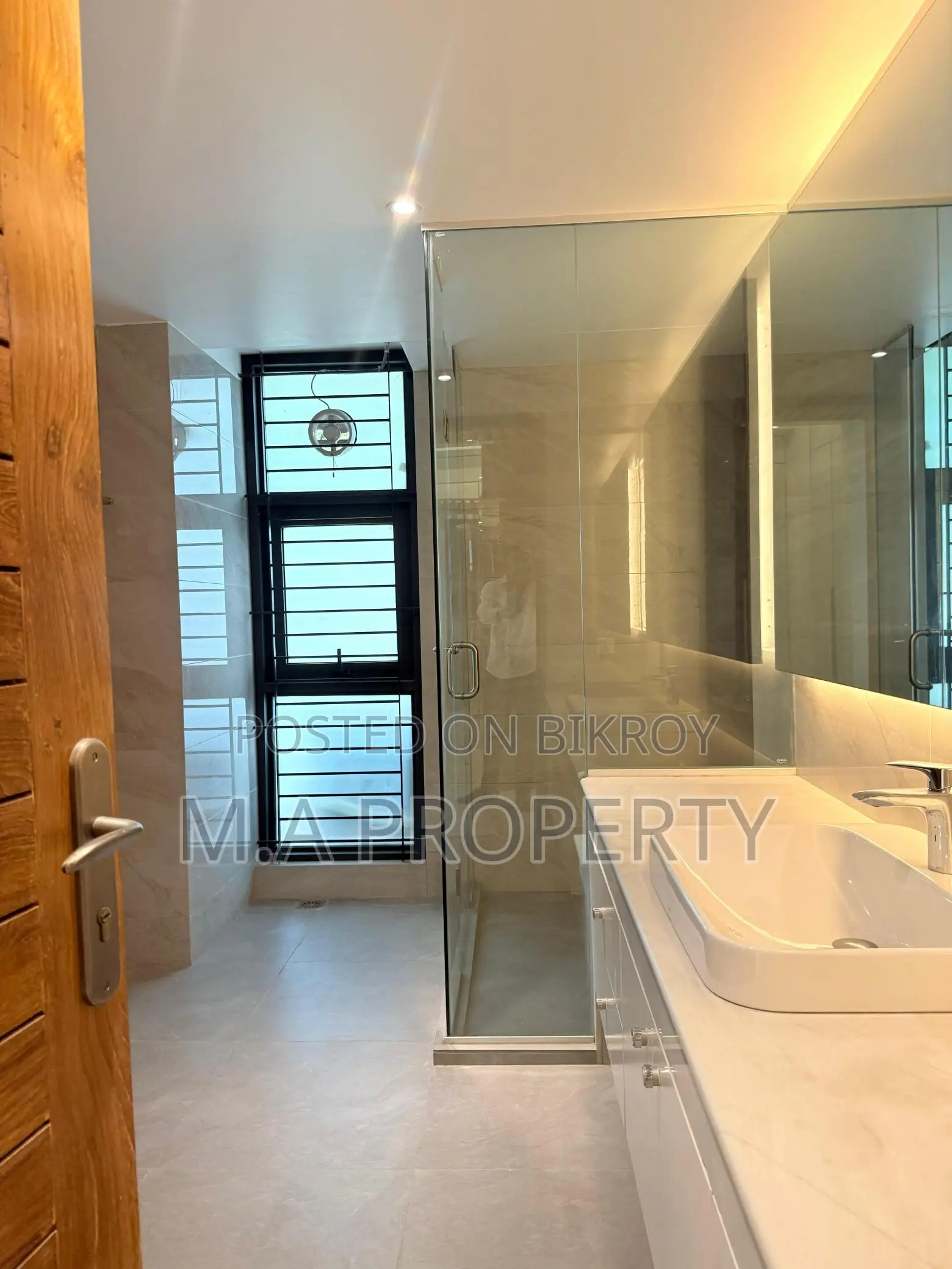 Semi-furnished apartment for rent in Gulshan in Gulshan