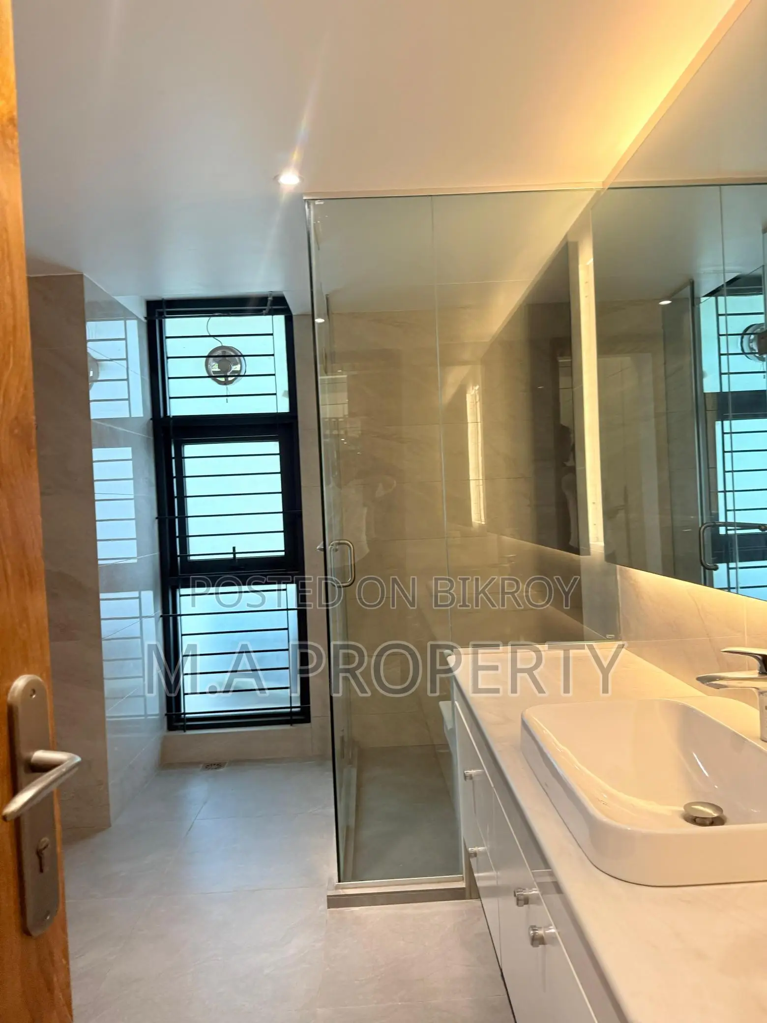 Semi-furnished apartment for rent in Gulshan in Gulshan