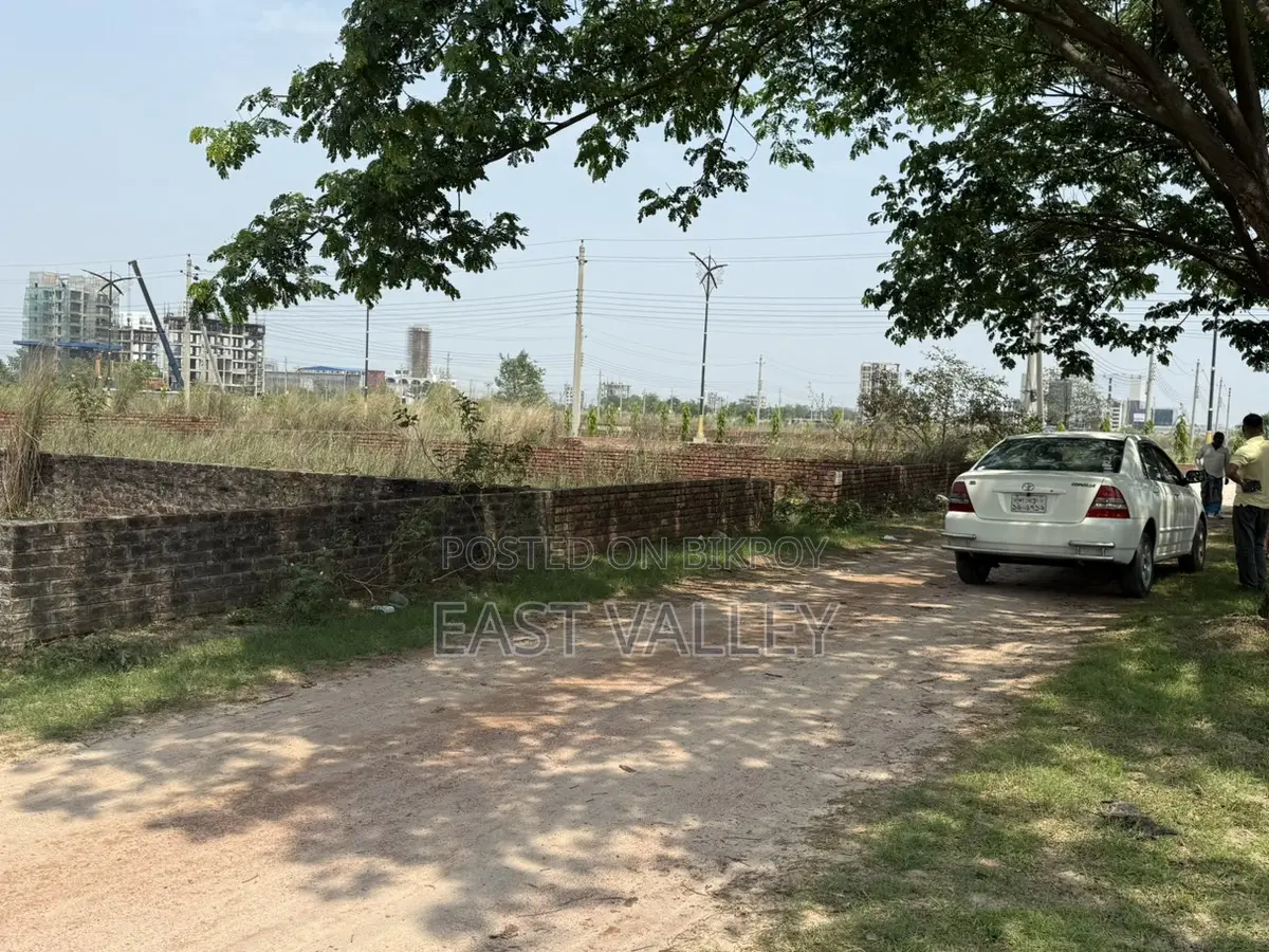 M Block 4 K South Almost Corner Plot in Basundhara