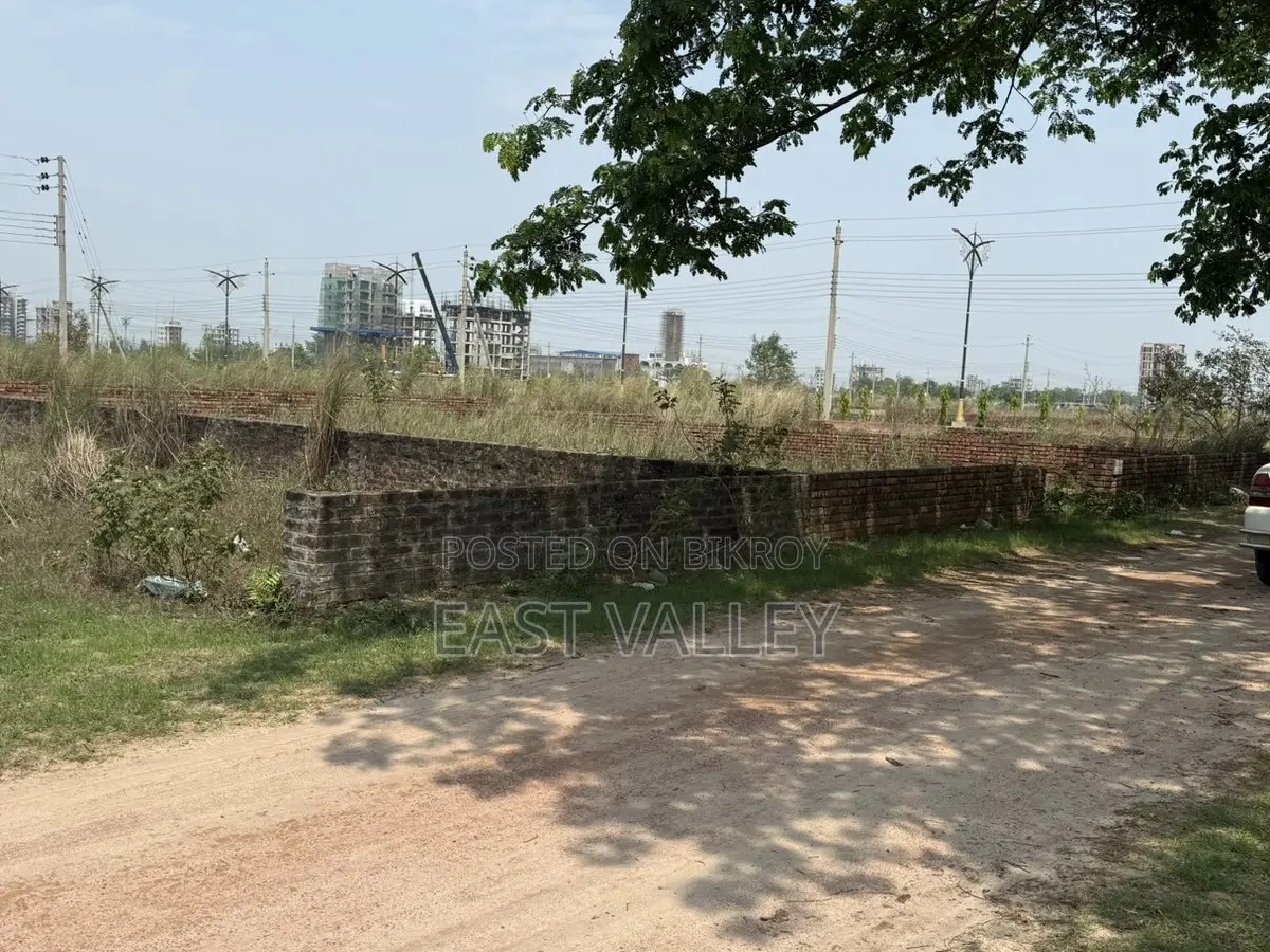M Block 4 K South Almost Corner Plot in Basundhara