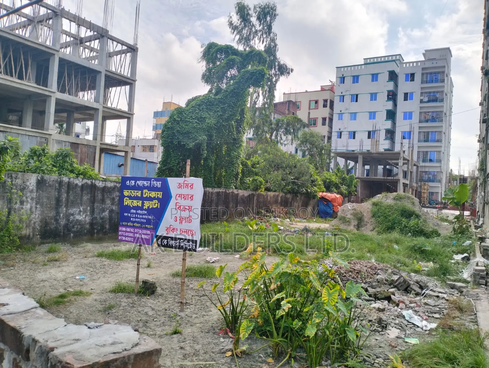 1100 sq ft flat next to Bashundhara Riverview project, adjacent to 150 ft road in Basundhara