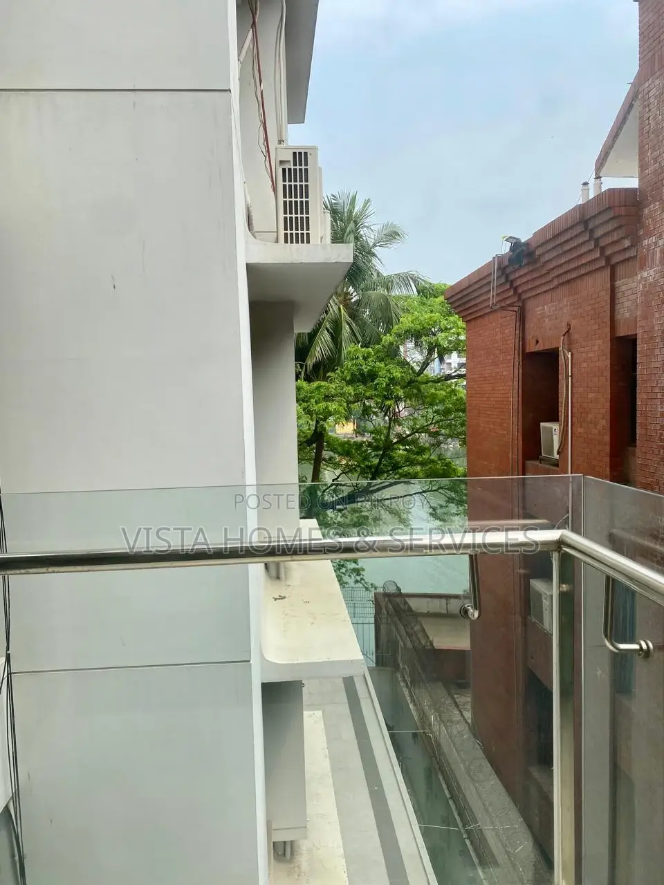 Beautiful Lakeside 3 Bed Furnished Apartment for Rent in Prime Gulshan-1 in Gulshan