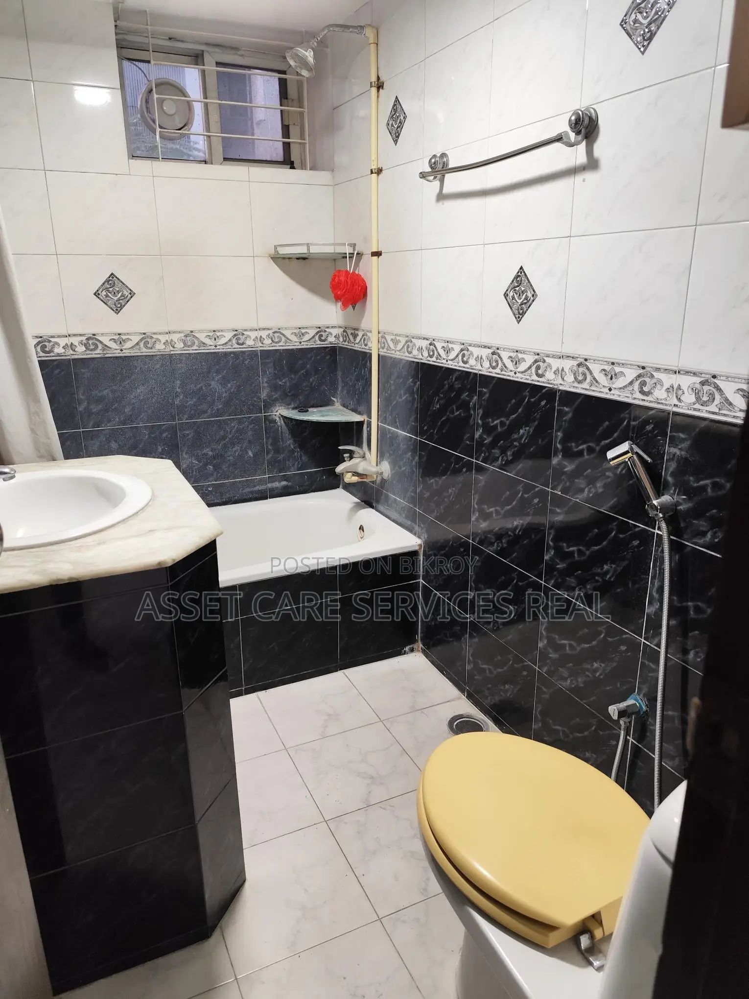 Lake View 3-Bedroom Unfurnished Apartment for Rent in Baridhara Diplomatic Zone in Baridhara