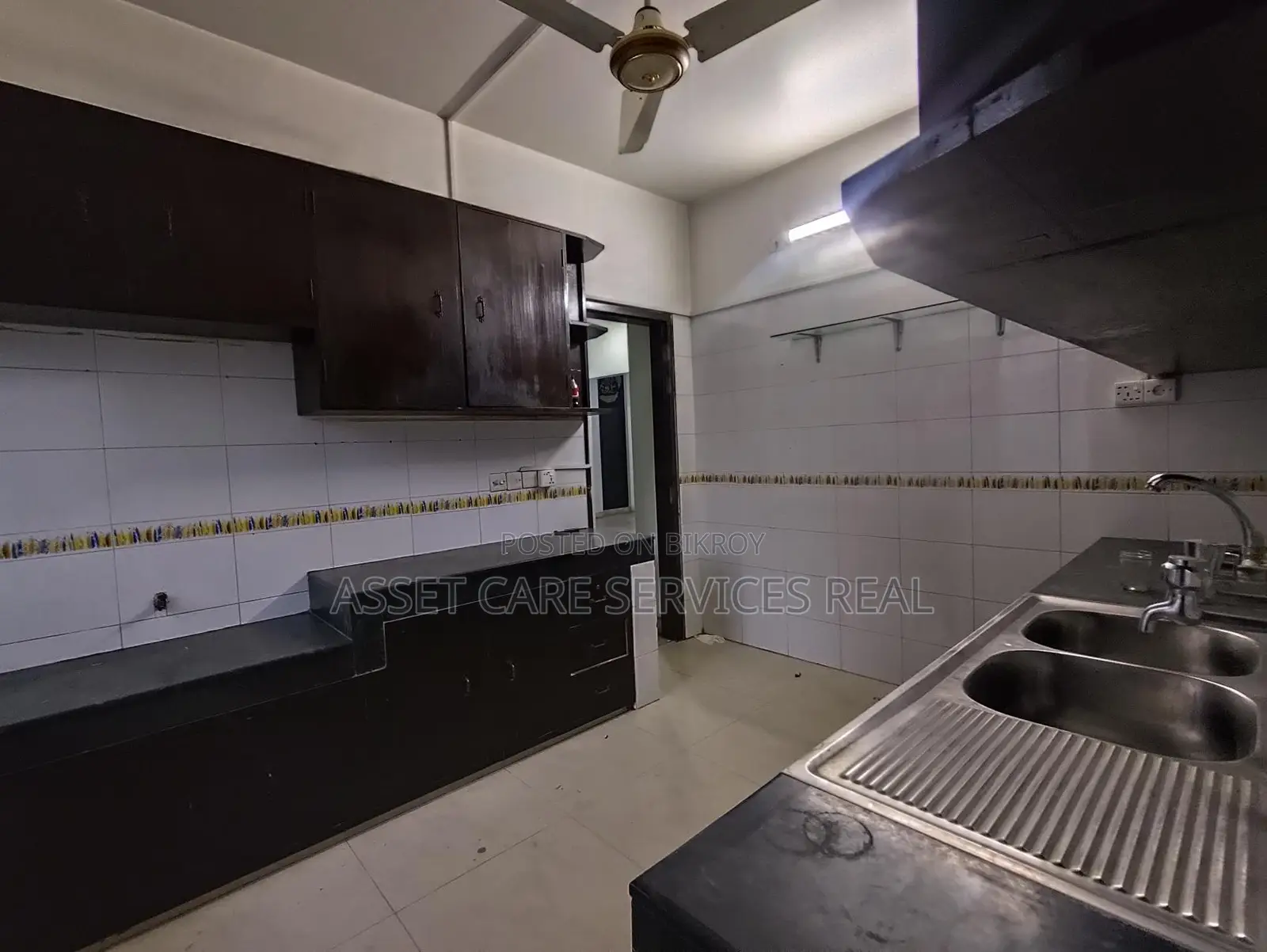 Lake View 3-Bedroom Unfurnished Apartment for Rent in Baridhara Diplomatic Zone in Baridhara