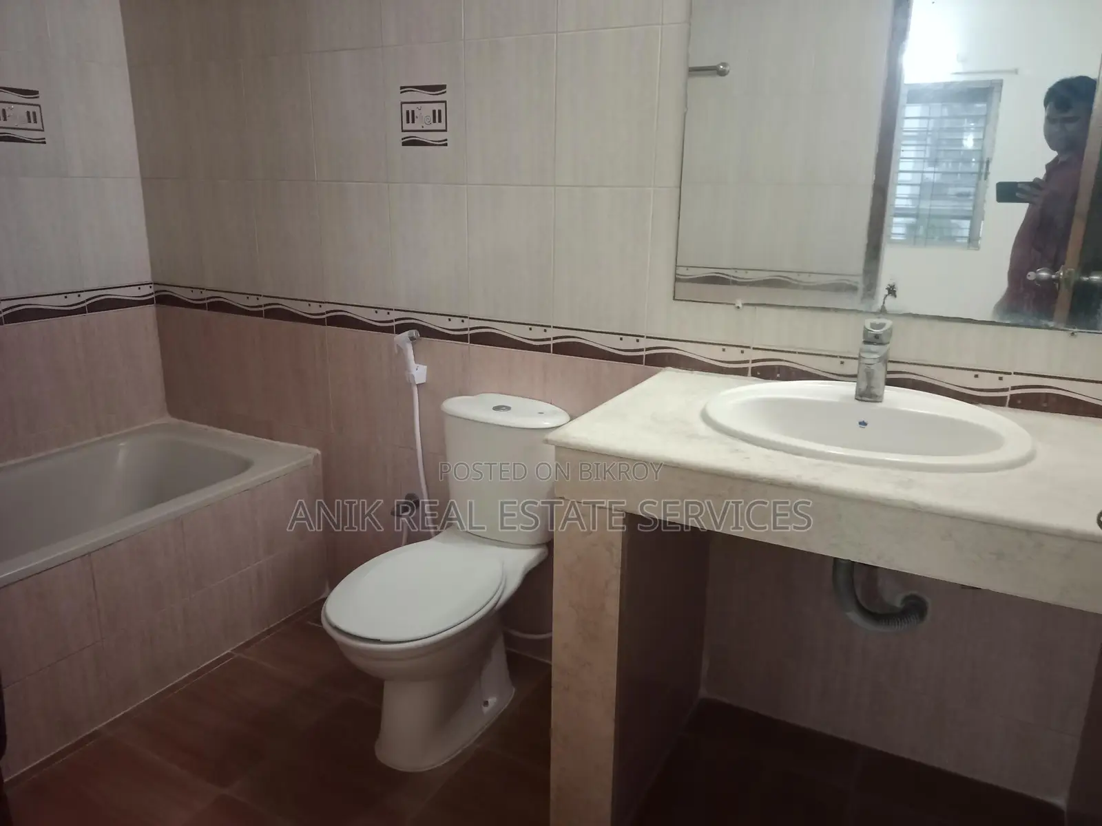 Wonderful 3 Bedroom Un Farnised Flat Rent At Gulshan North in Gulshan