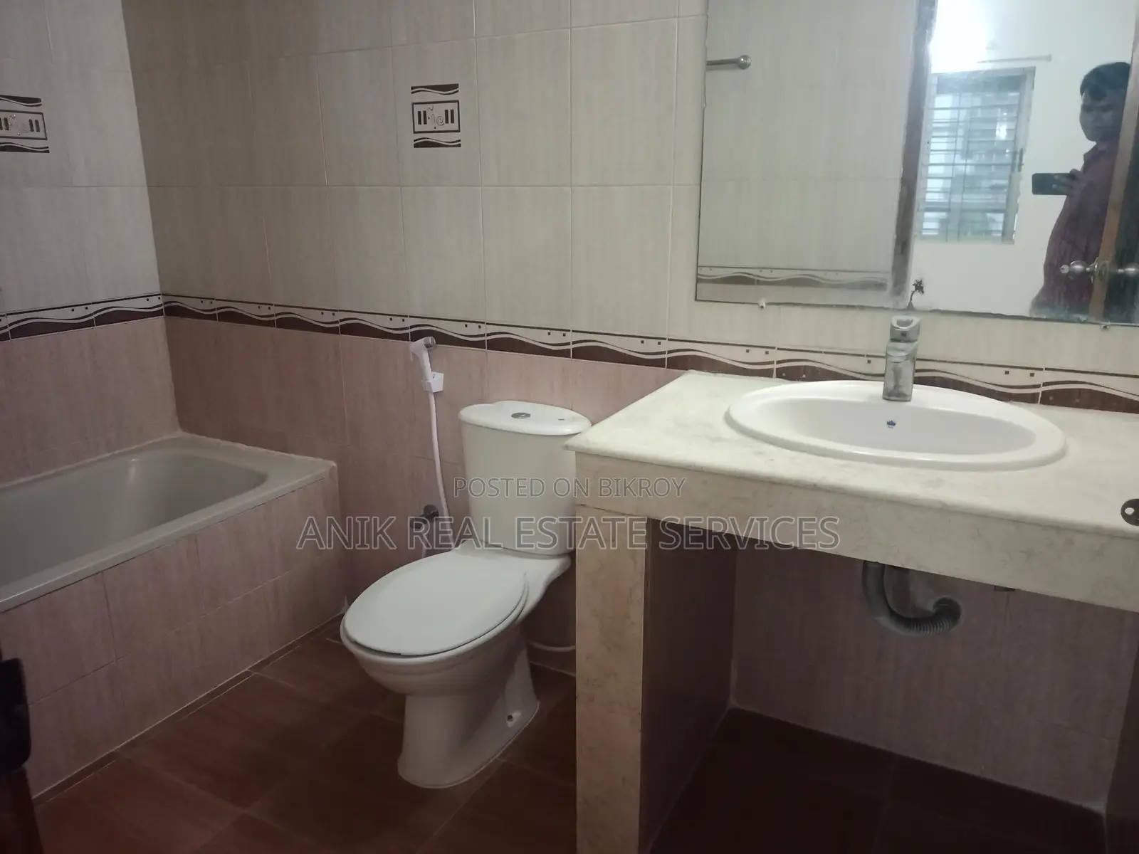 Wonderful 3 Bedroom Un Farnised Flat Rent At Gulshan North in Gulshan