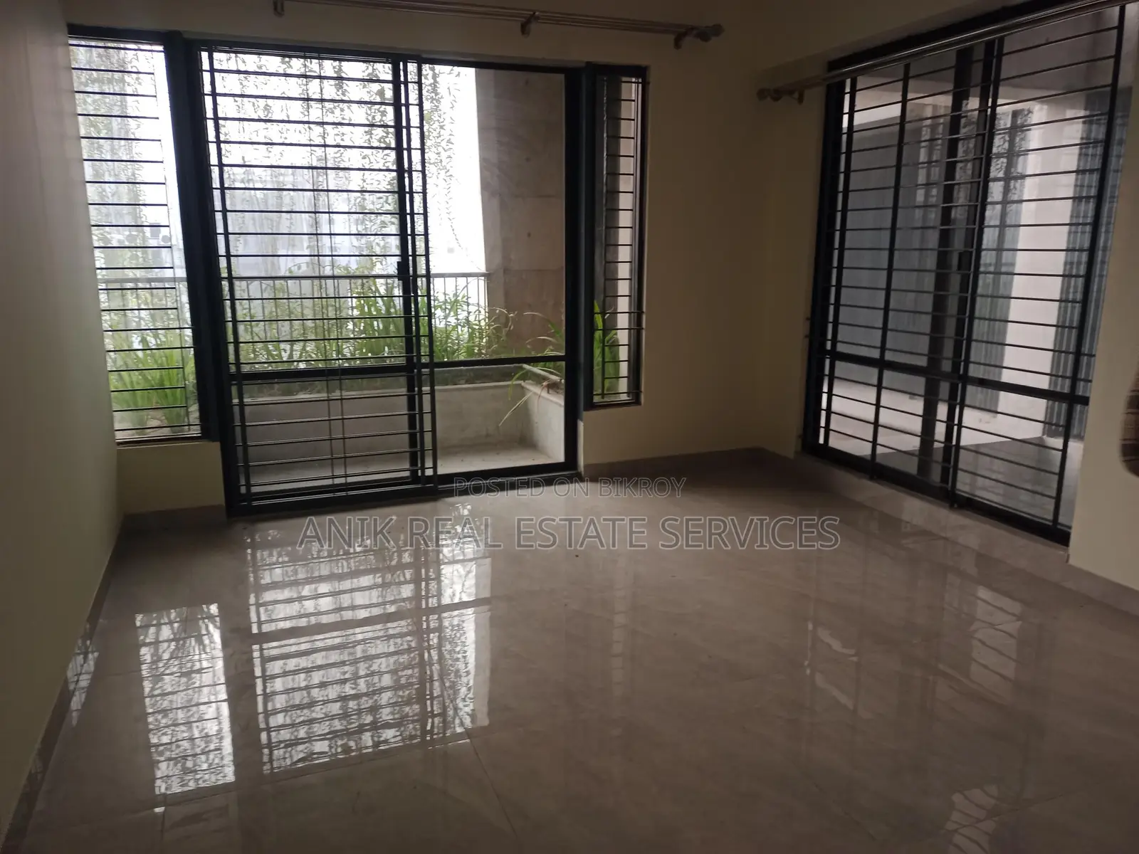 Good Quality 4 Bedroom Un Farnised Flat Rent At Gulshan 2 in Gulshan