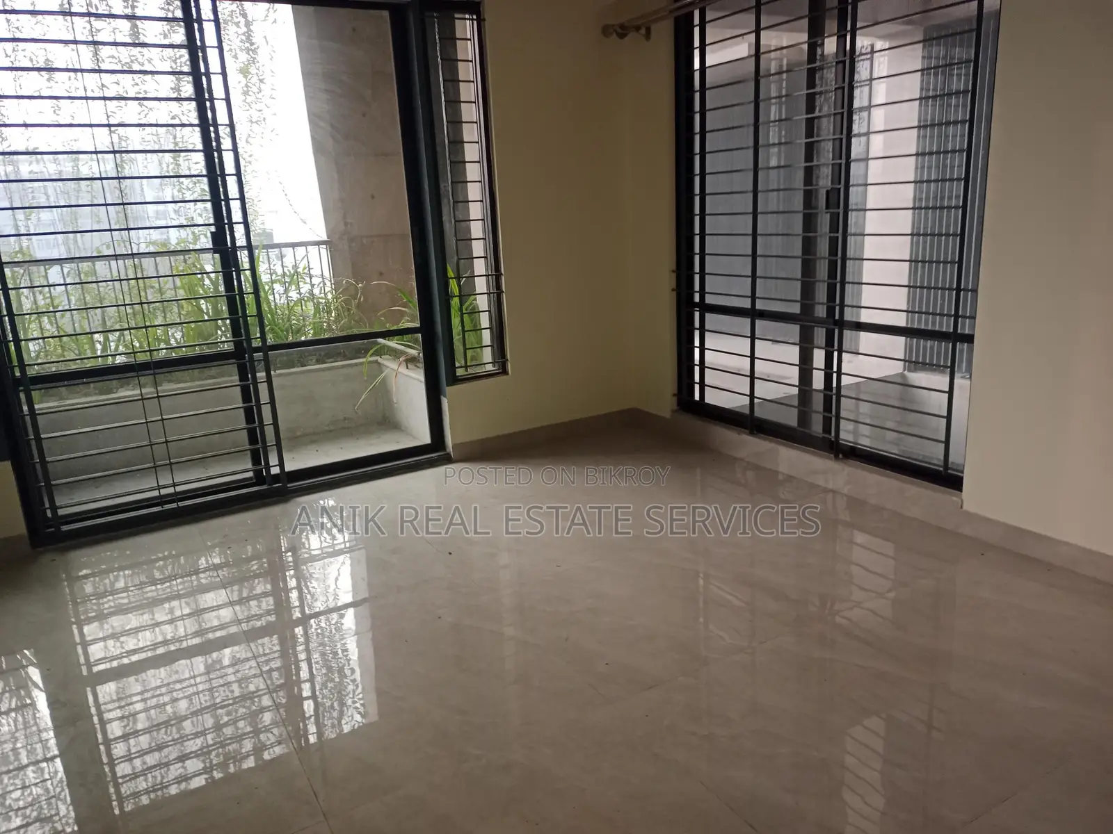 Good Quality 4 Bedroom Un Farnised Flat Rent At Gulshan 2 in Gulshan