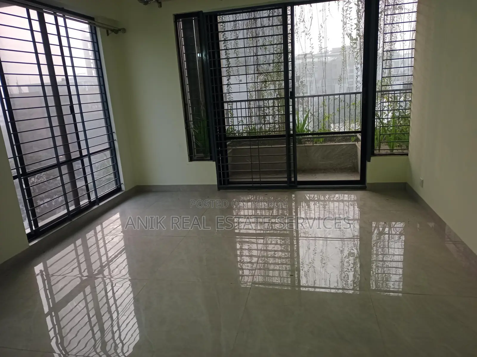 Good Quality 4 Bedroom Un Farnised Flat Rent At Gulshan 2 in Gulshan