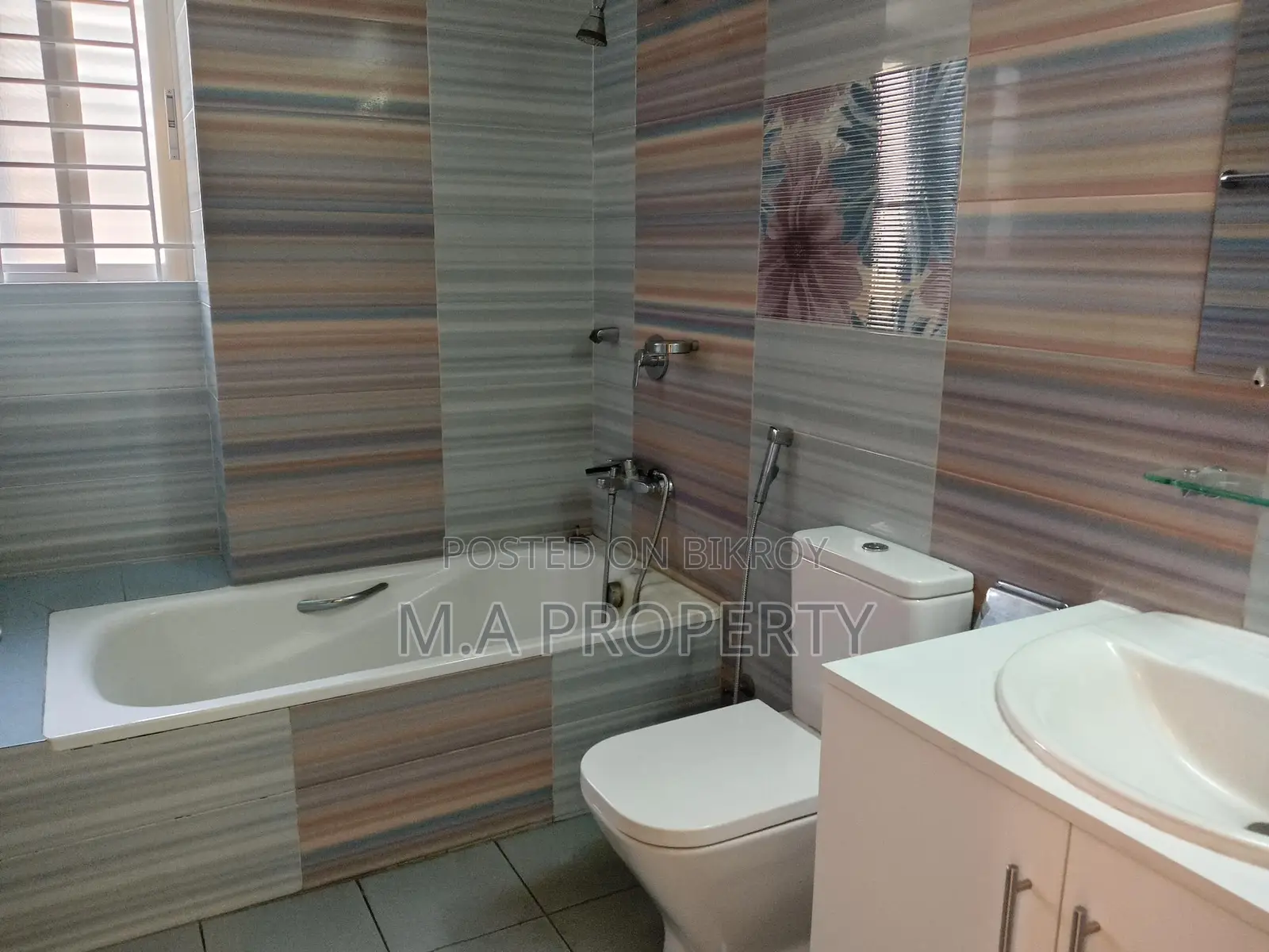 Duplex Apartment Rent 4-Bedroom 2-Car Park Gulshan in Gulshan