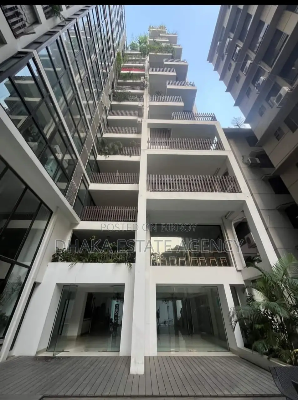 Commercial Buildings Sale Gulshan Avenue in Gulshan