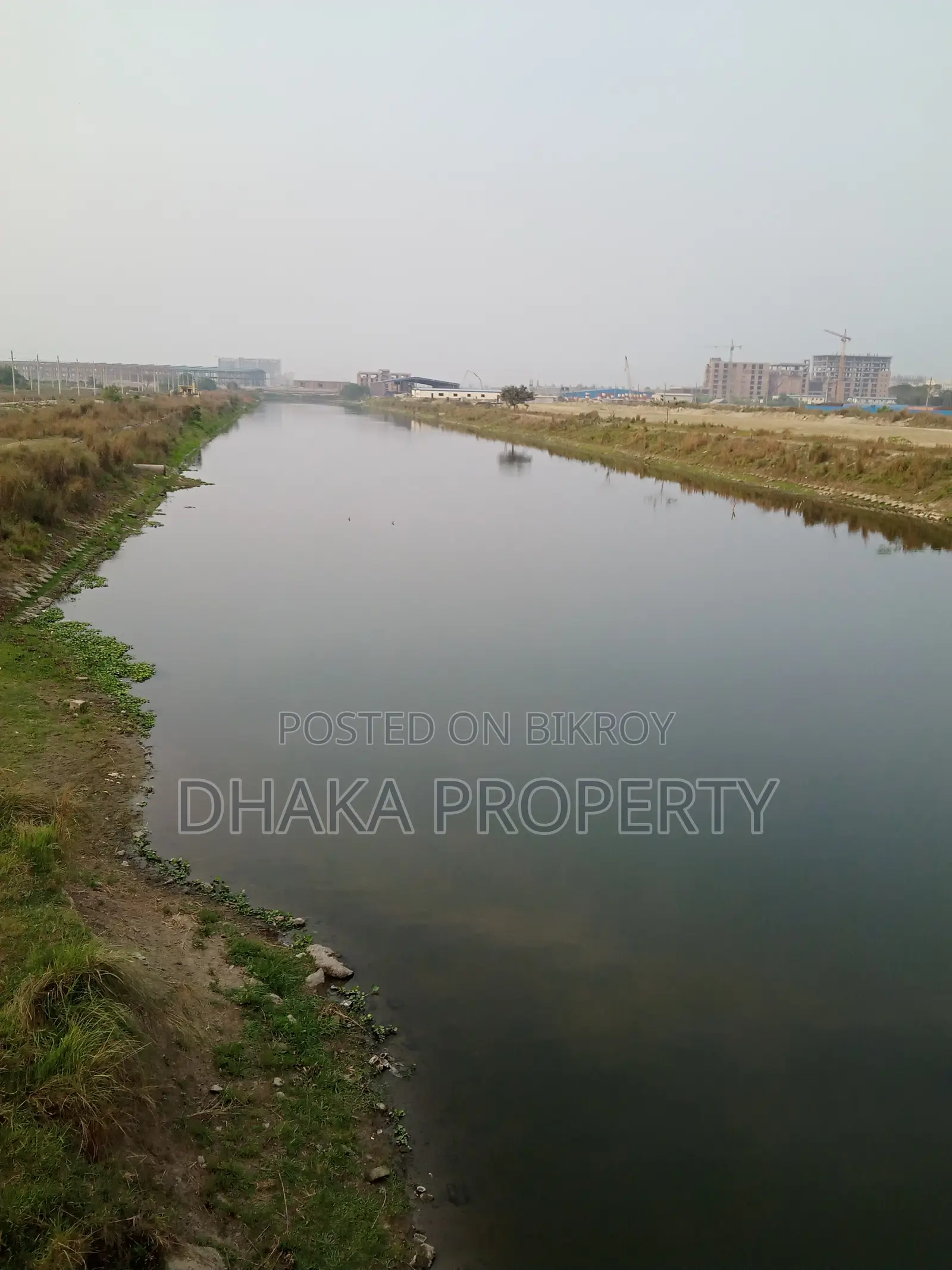 60ft Rd 3 Katha Lake View East at Sector-15/E in Uttara