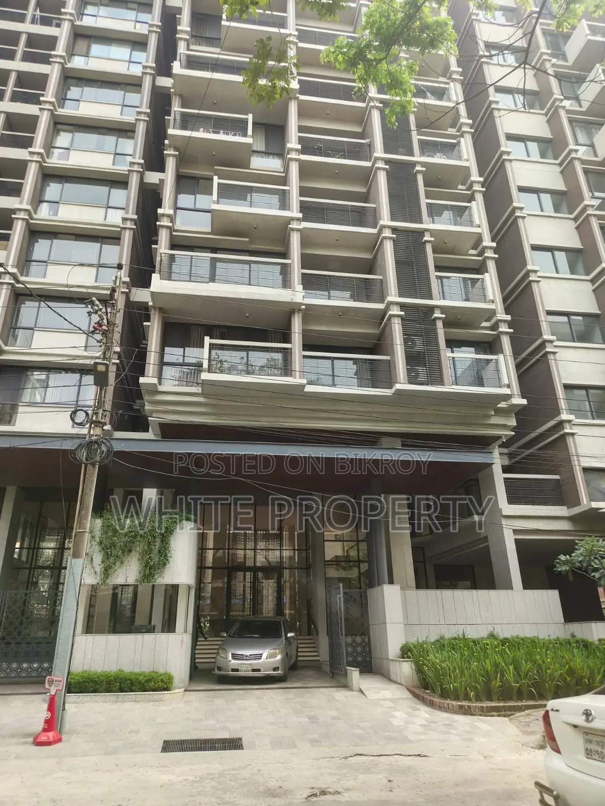 Santa Luxurious Apartment sale at Bashundhara R/A in Basundhara