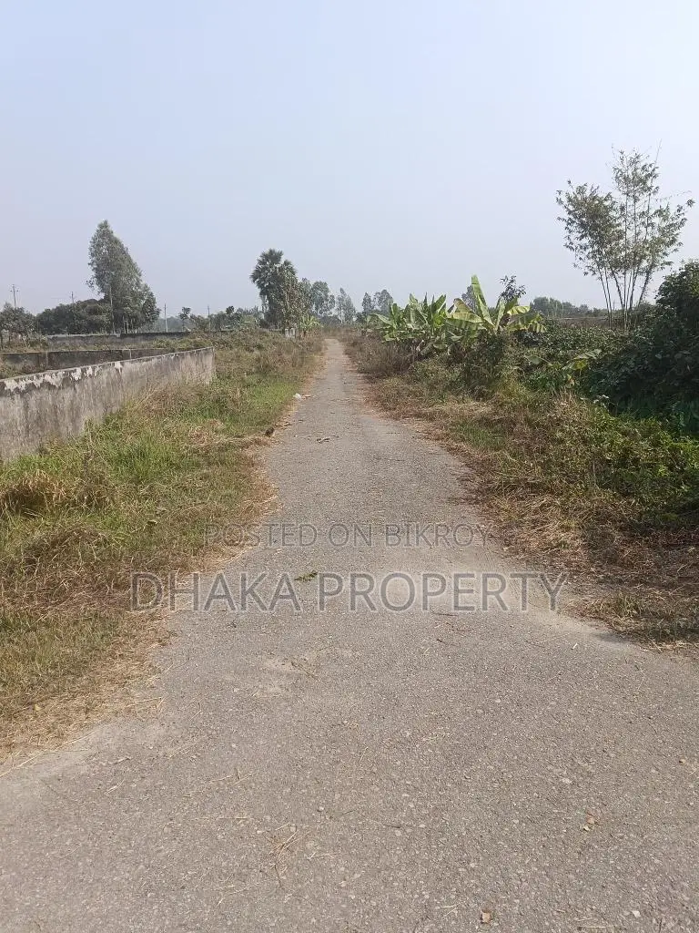 30ft Rd 3 Katha Big Lake South at Sector- 21 in Uttara