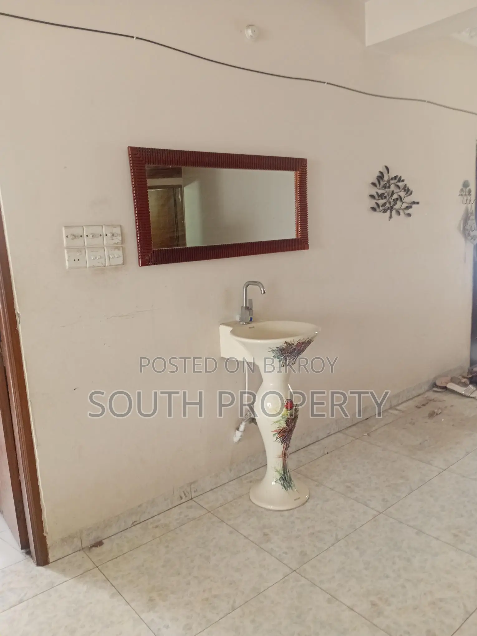 South facing Ready used 2100 sft flat for sale at Bashundhara C block. in Basundhara