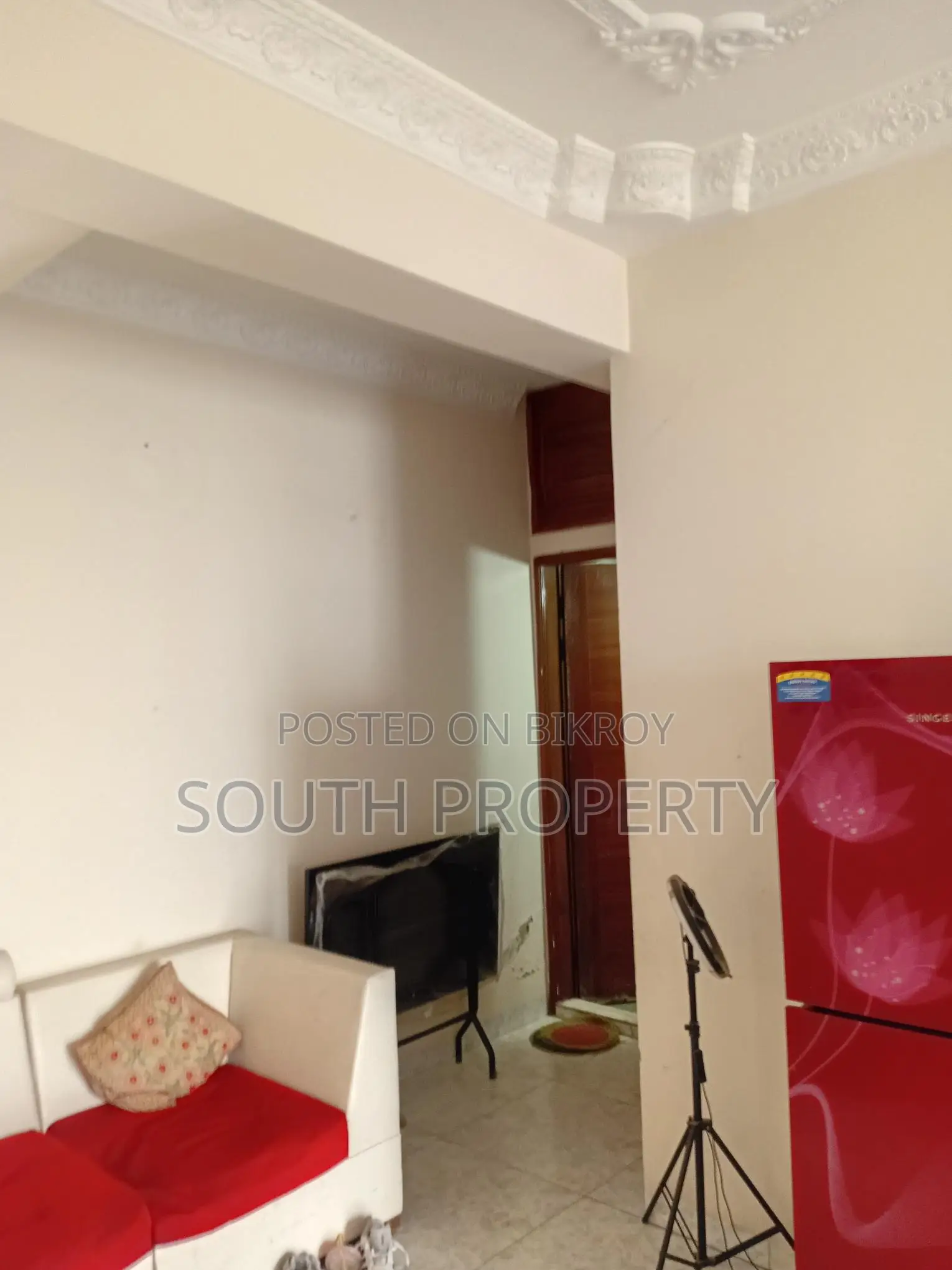South facing Ready used 2100 sft flat for sale at Bashundhara C block. in Basundhara