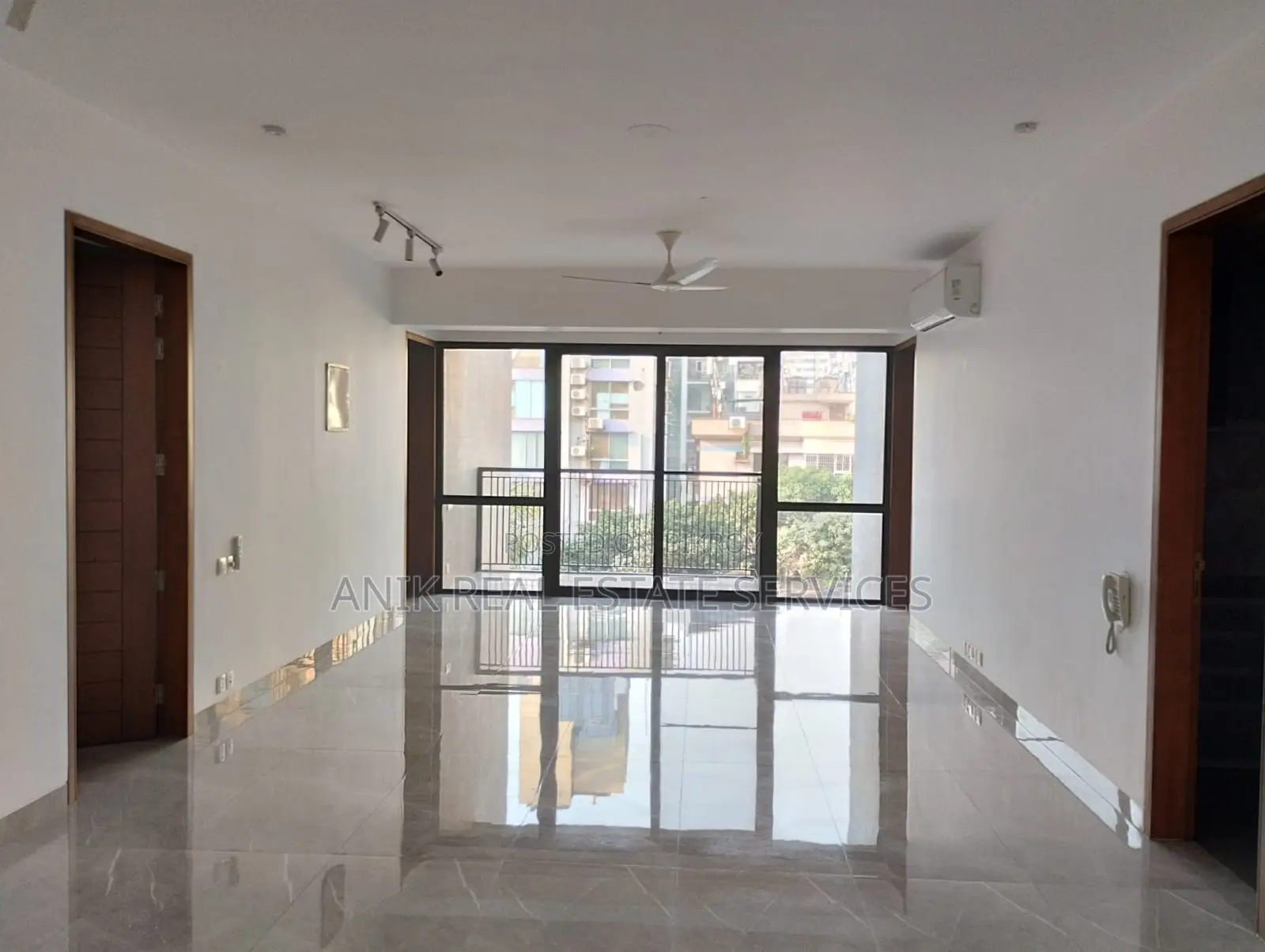 Modern 4 Bedroom Semi Farnised Flat Rent At Banani in Banani