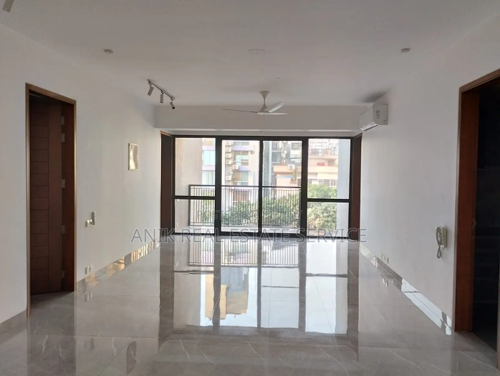 Modern 4 Bedroom Semi Farnised Flat Rent At Banani in Banani