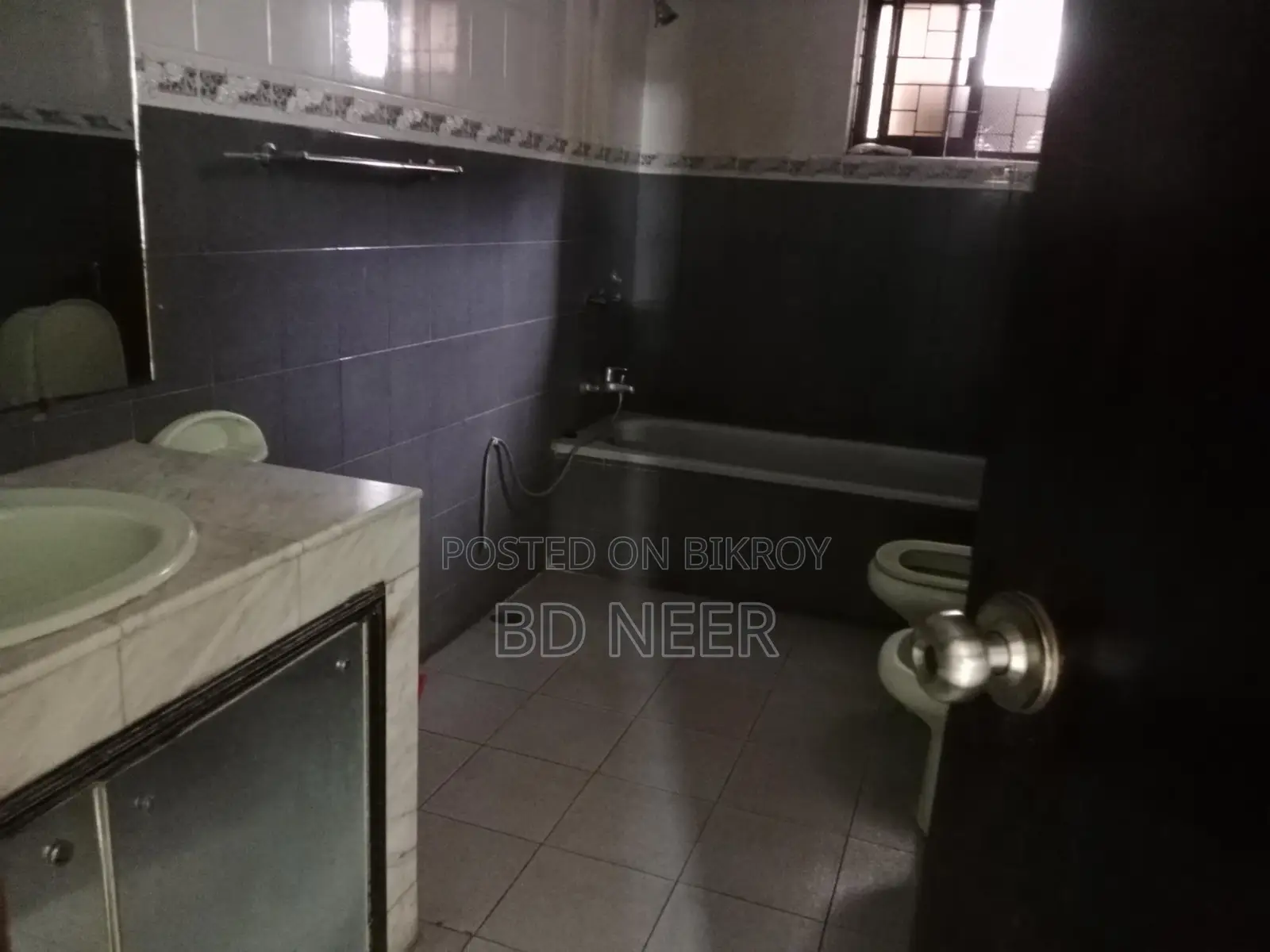beautiful 3200 sft 4 Bed room apt rent in Gulshan 2 North side in Gulshan