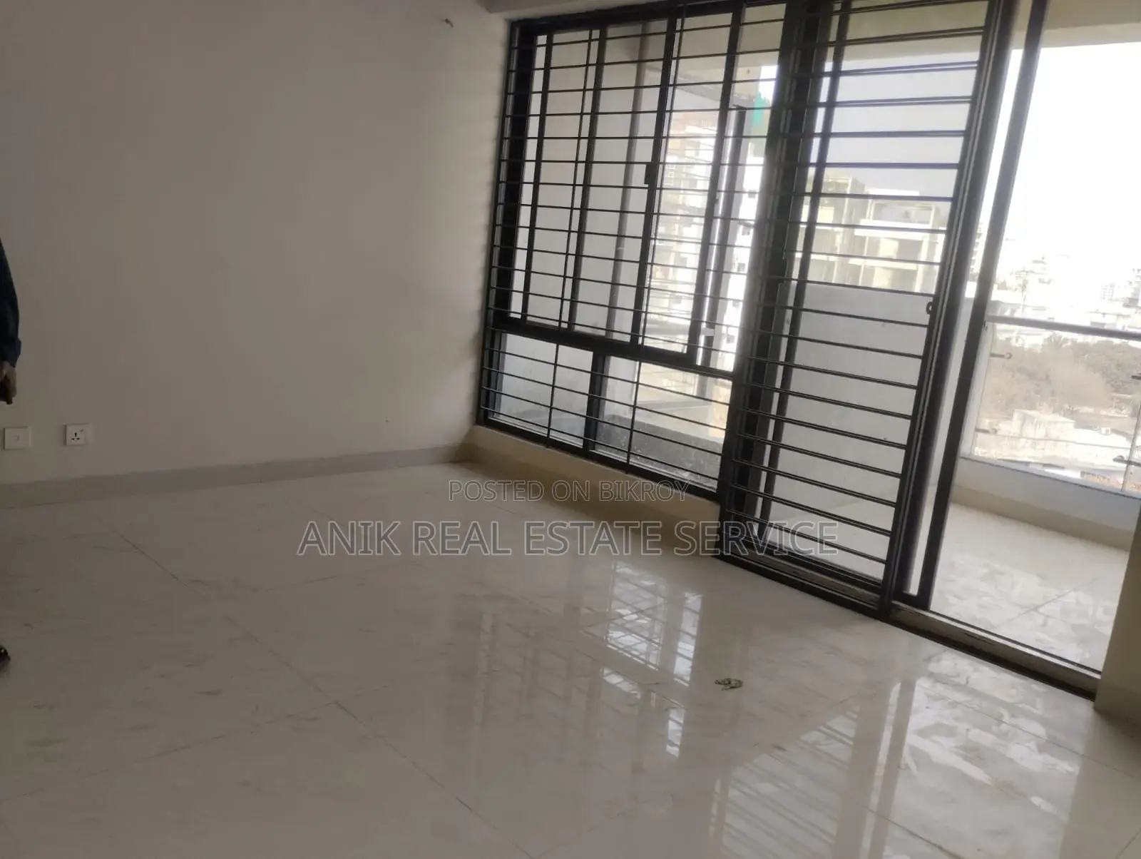 Brand New 3500 Sft Un Farnised Flat Rent At Banani in Banani