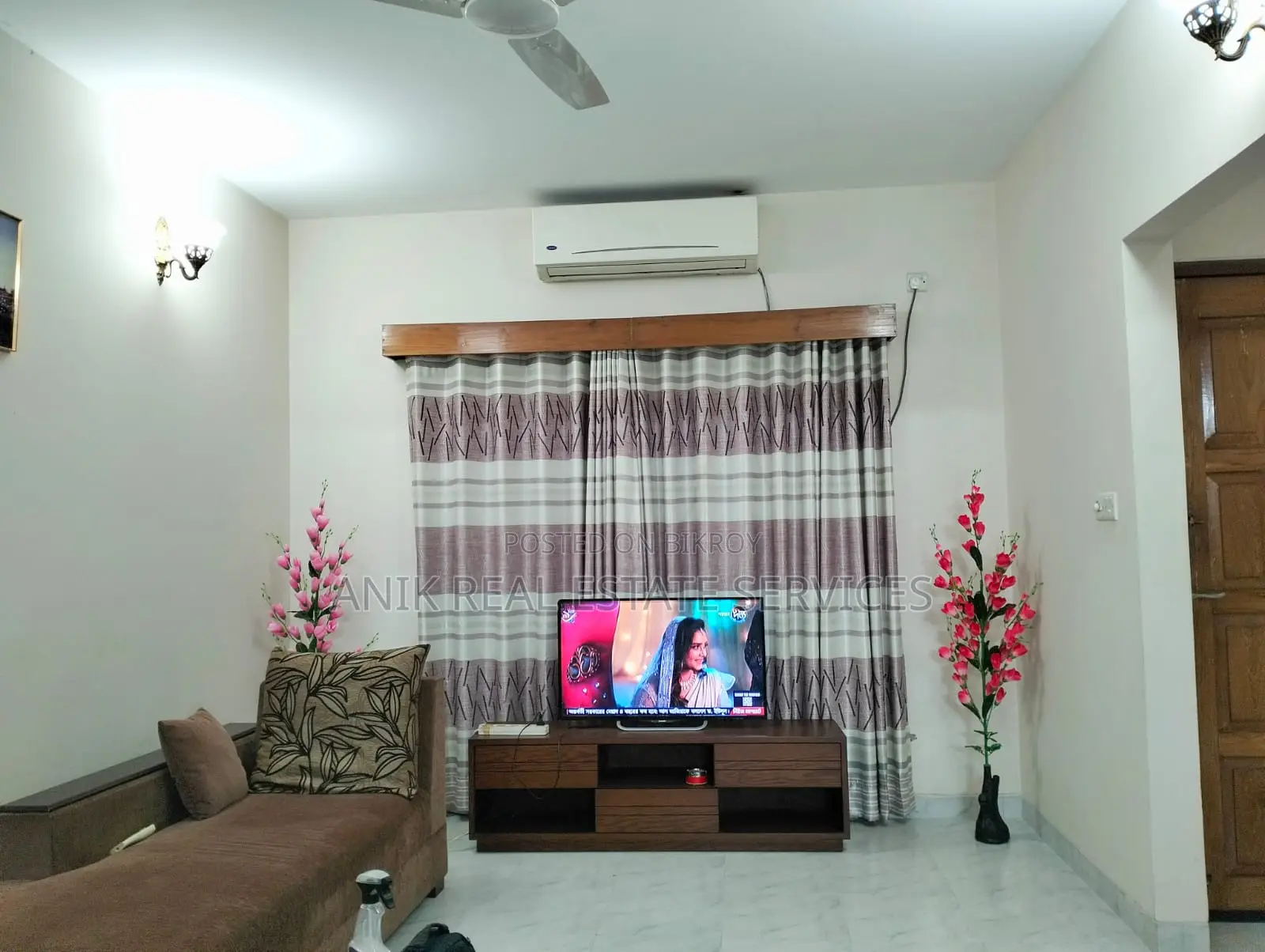 Good Quality 3 Bedroom Full Farnised Flat Rent At Gulshan 2 in Gulshan