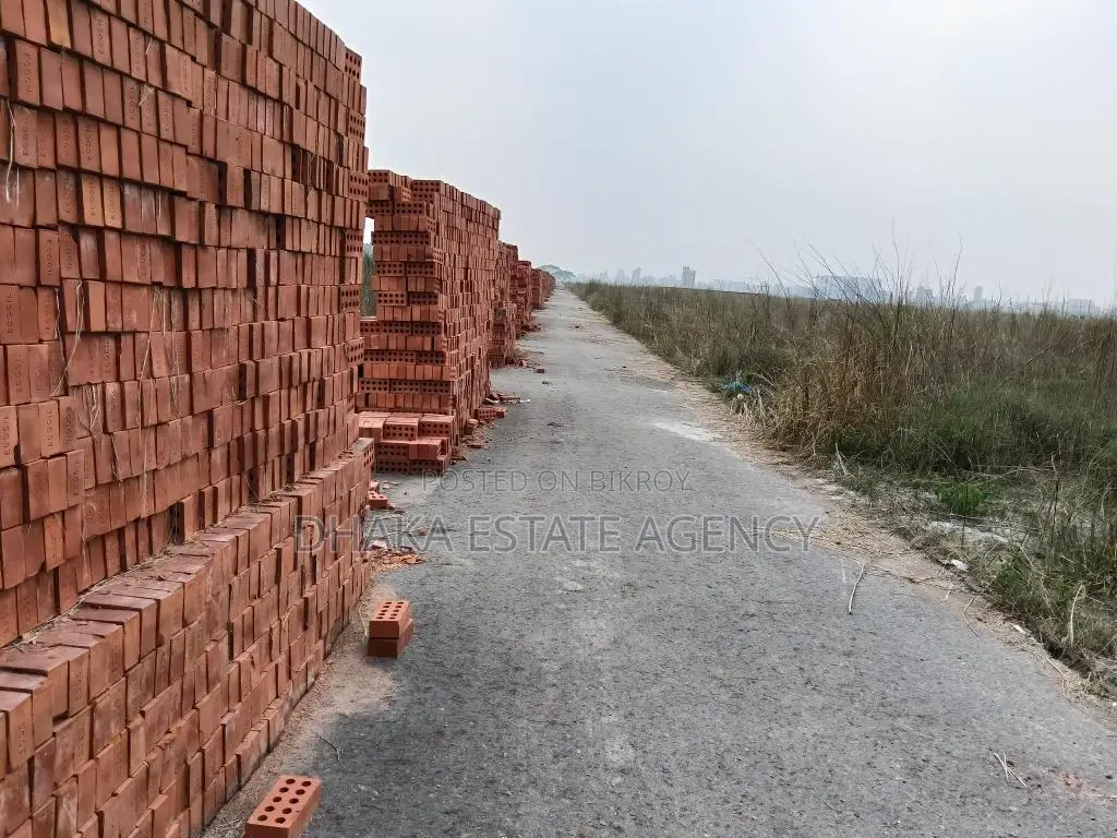 Urgent South Facing Block-P, 5 Katha Plot Sale in Basundhara