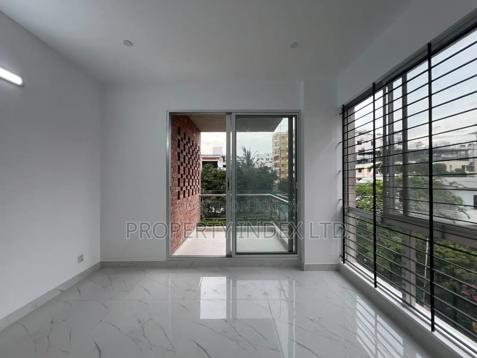 2133 Sqft North & East Corner Apartment for Sale in Sector 4 in Basundhara