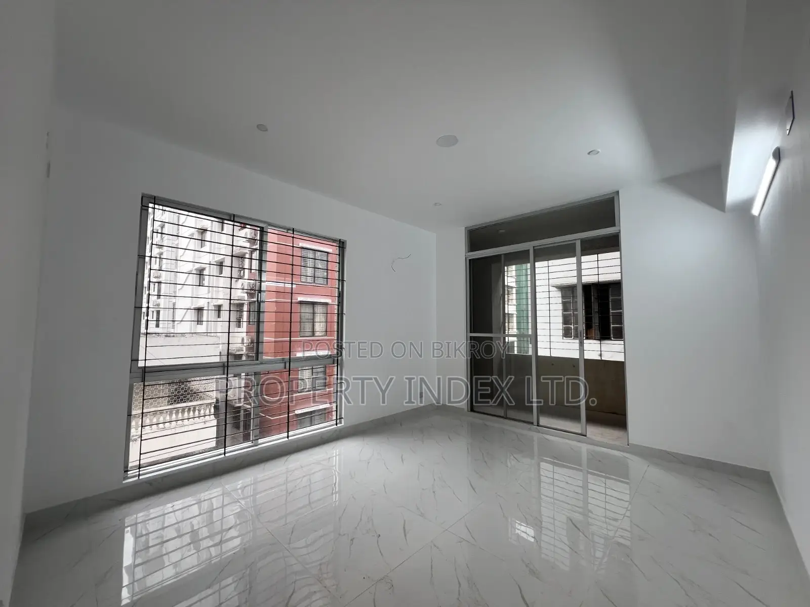 2133 Sqft North & East Corner Apartment for Sale in Sector 4 in Basundhara