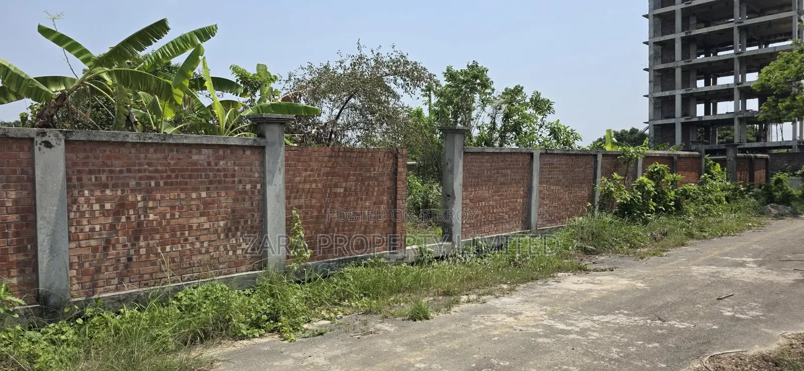 South-facing 5 Katha plot in Sector 18 for urgent sale. in Purbachal