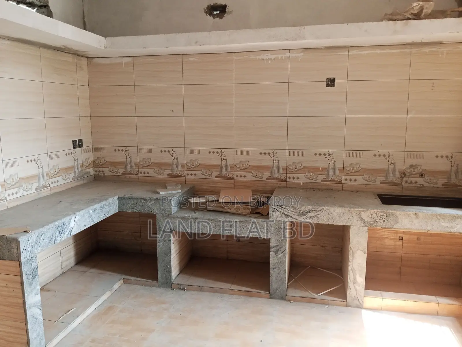 1414 Sq Ft Ready Flat for Sale, South Facing, Mohammadpur in Mohammadpur