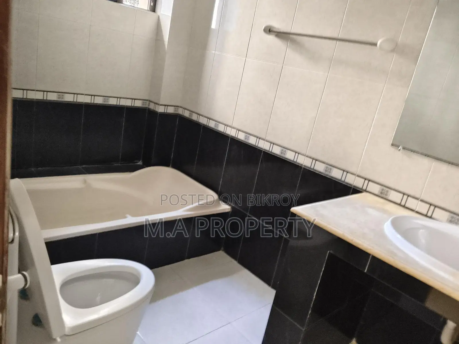 Rent Apartment 3-Bed, 2-Carpark, 3000sqft in Gulshan