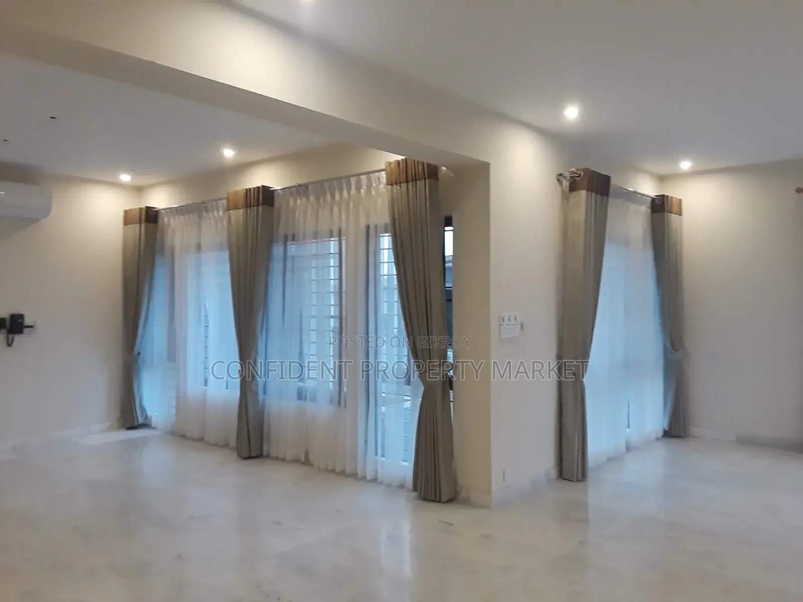 Semi Furnished Apartment For Rent in Baridhara